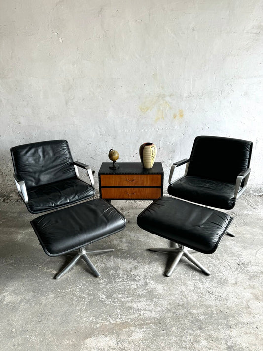 Elegante Wilkhahn Delta Lounge Chairs met voetenbankjes (jaren 70)