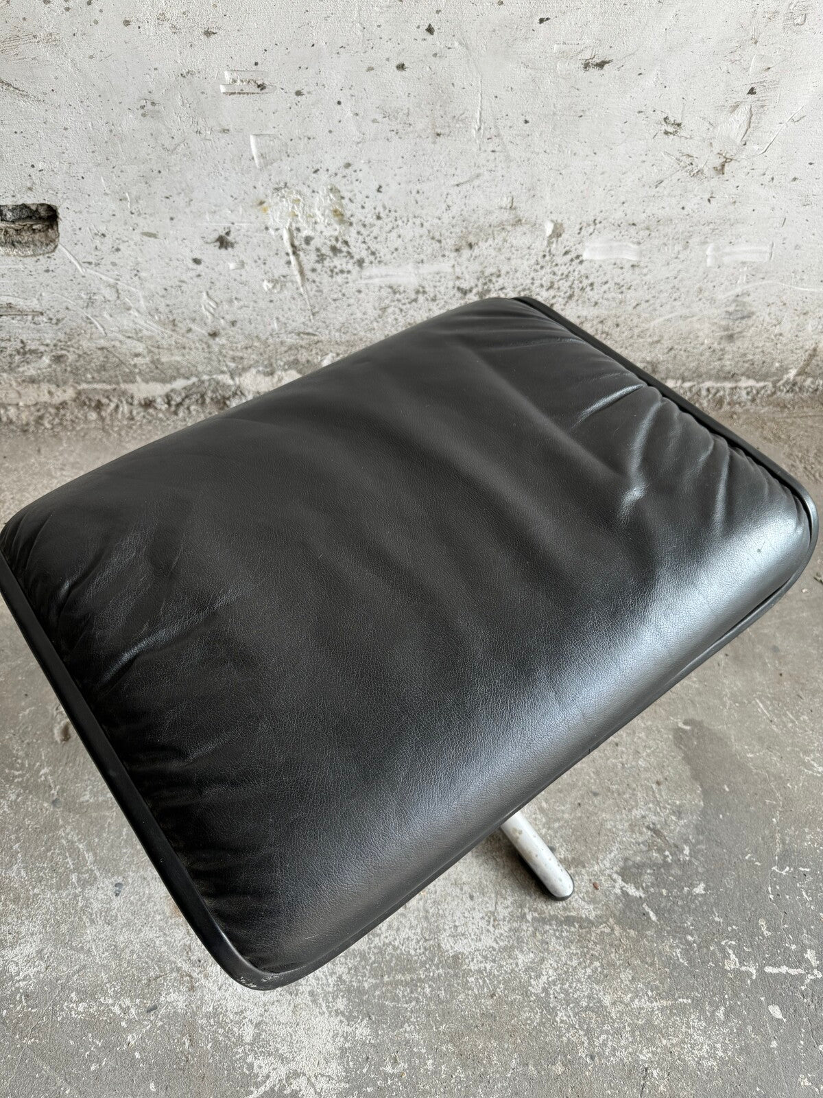 Elegant Wilkhahn Delta Lounge Chair with Ottomans (1970s)