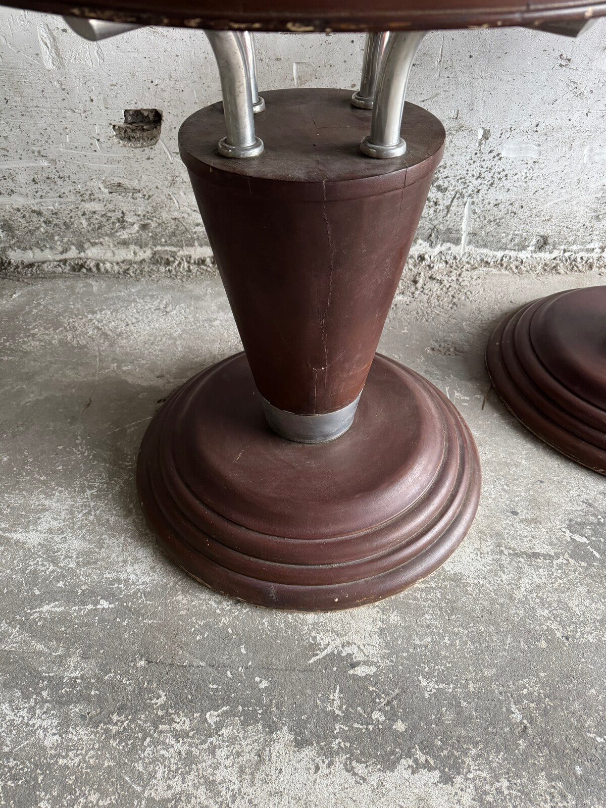 Ensemble de 2 tables d'appoint Art Nouveau avec plateau tressé