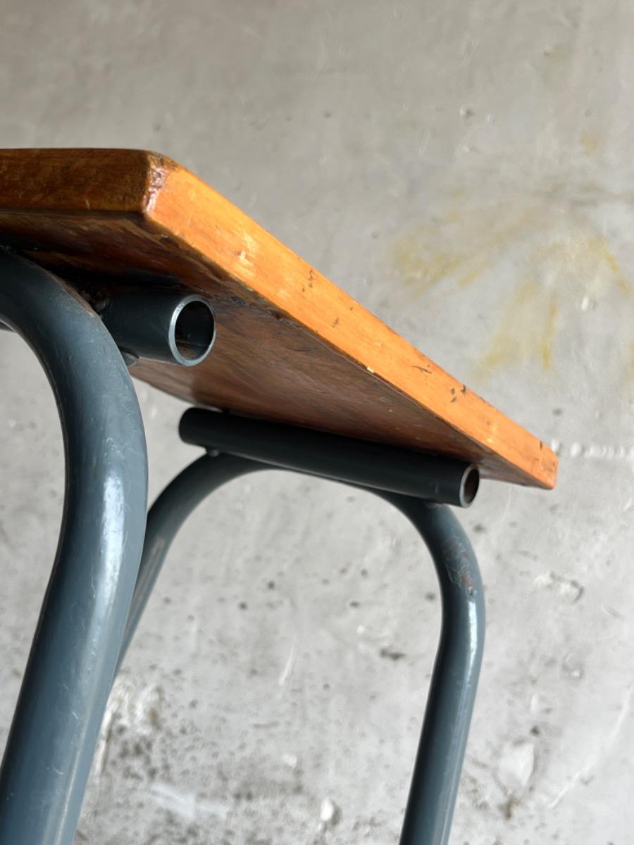 Tabouret de laboratoire industriel recyclé