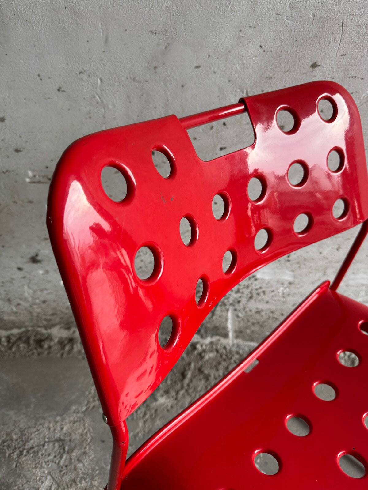 Red Omstak chair by Rodney Kinsman for Bieffeplast (1980)