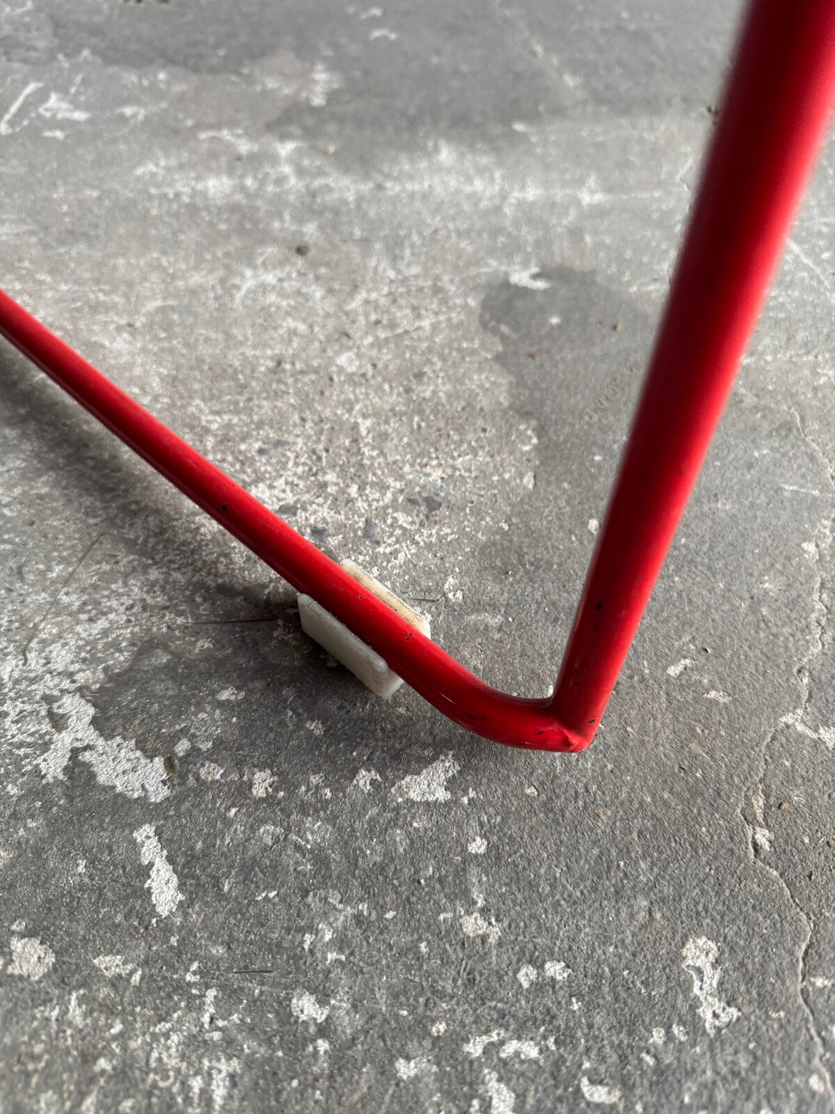 Red Omstak chair by Rodney Kinsman for Bieffeplast (1980)