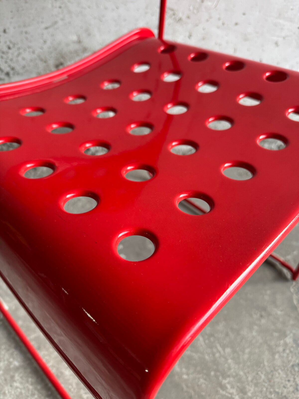 Red Omstak chair by Rodney Kinsman for Bieffeplast (1980)