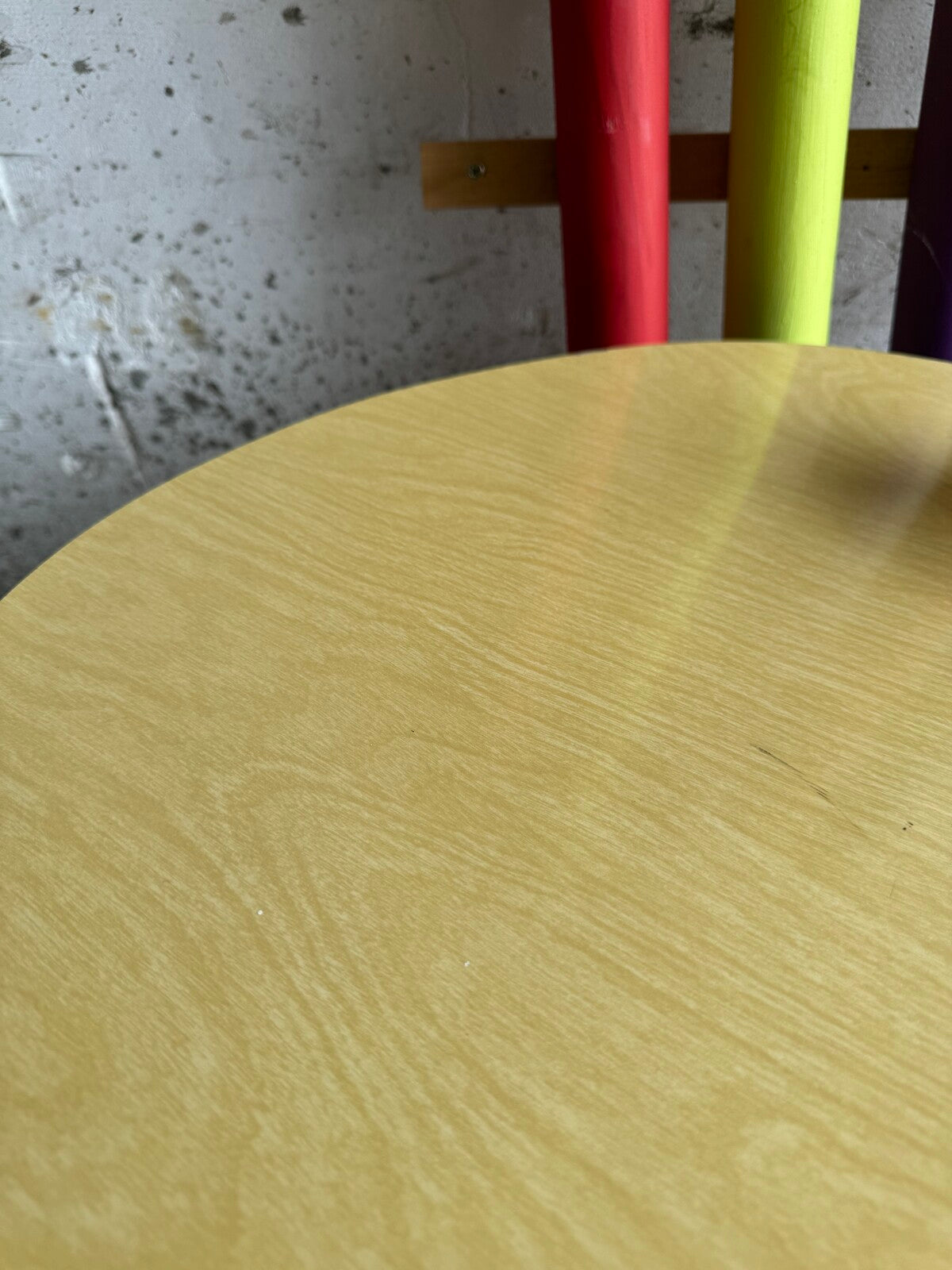 Vintage kinderset met niervormig tafeltje en schoolstoel