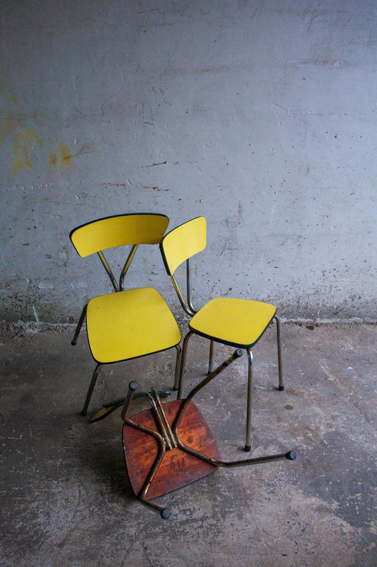 Set van 4 vintage schoolstoelen in geel formica
