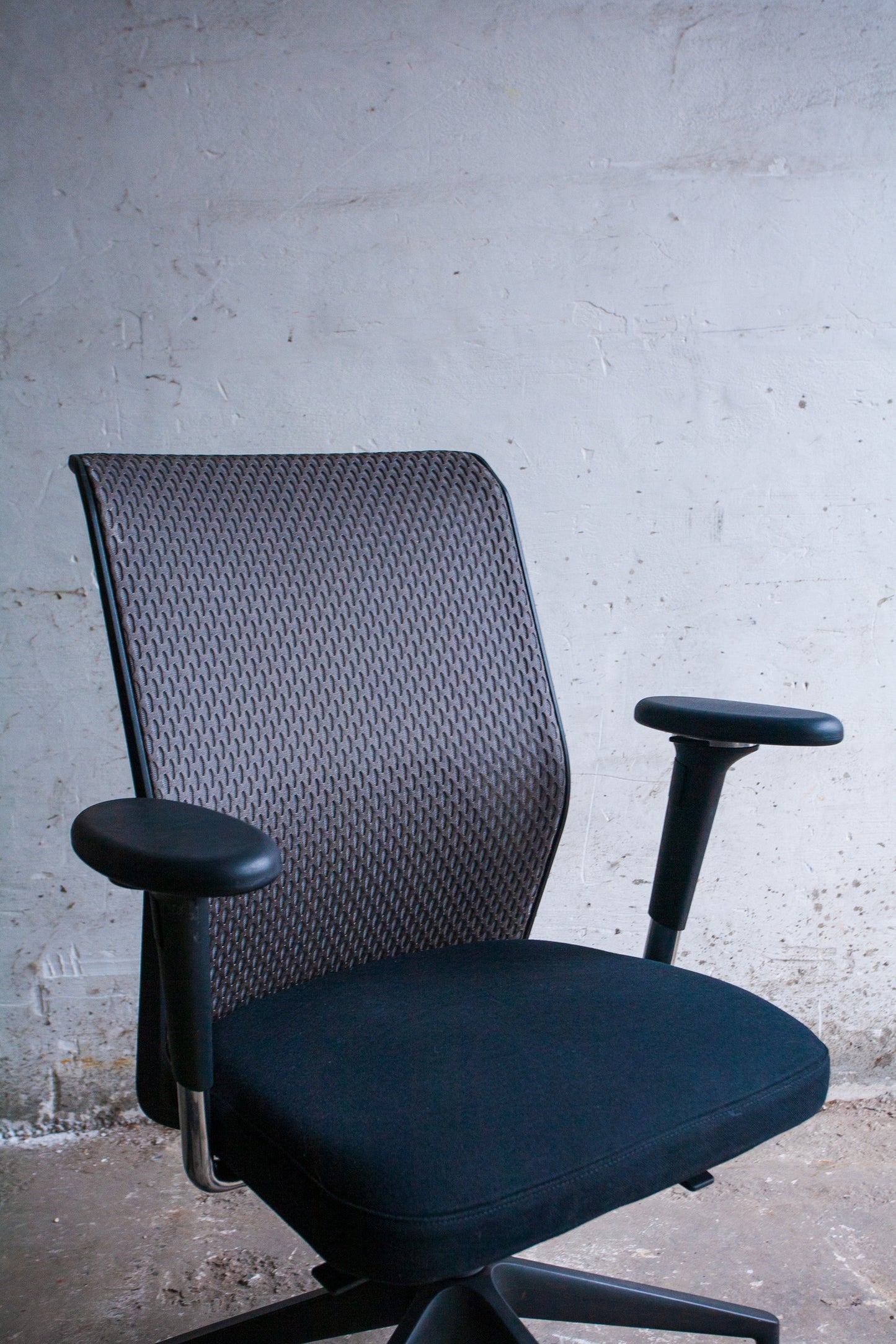 Vitra ID Trim Office Chair by Antonio Citterio