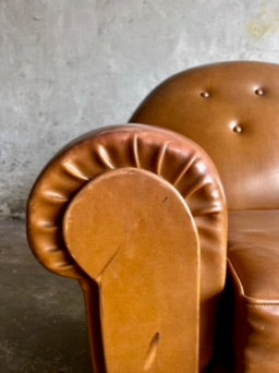 PAIR OF INTERBELLUM CLUB LOUNGE CHAIRS IN COGNAC BROWN & JET BLACK COLOUR, 1930S