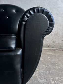 PAIR OF INTERBELLUM CLUB LOUNGE CHAIRS IN COGNAC BROWN & JET BLACK COLOUR, 1930S