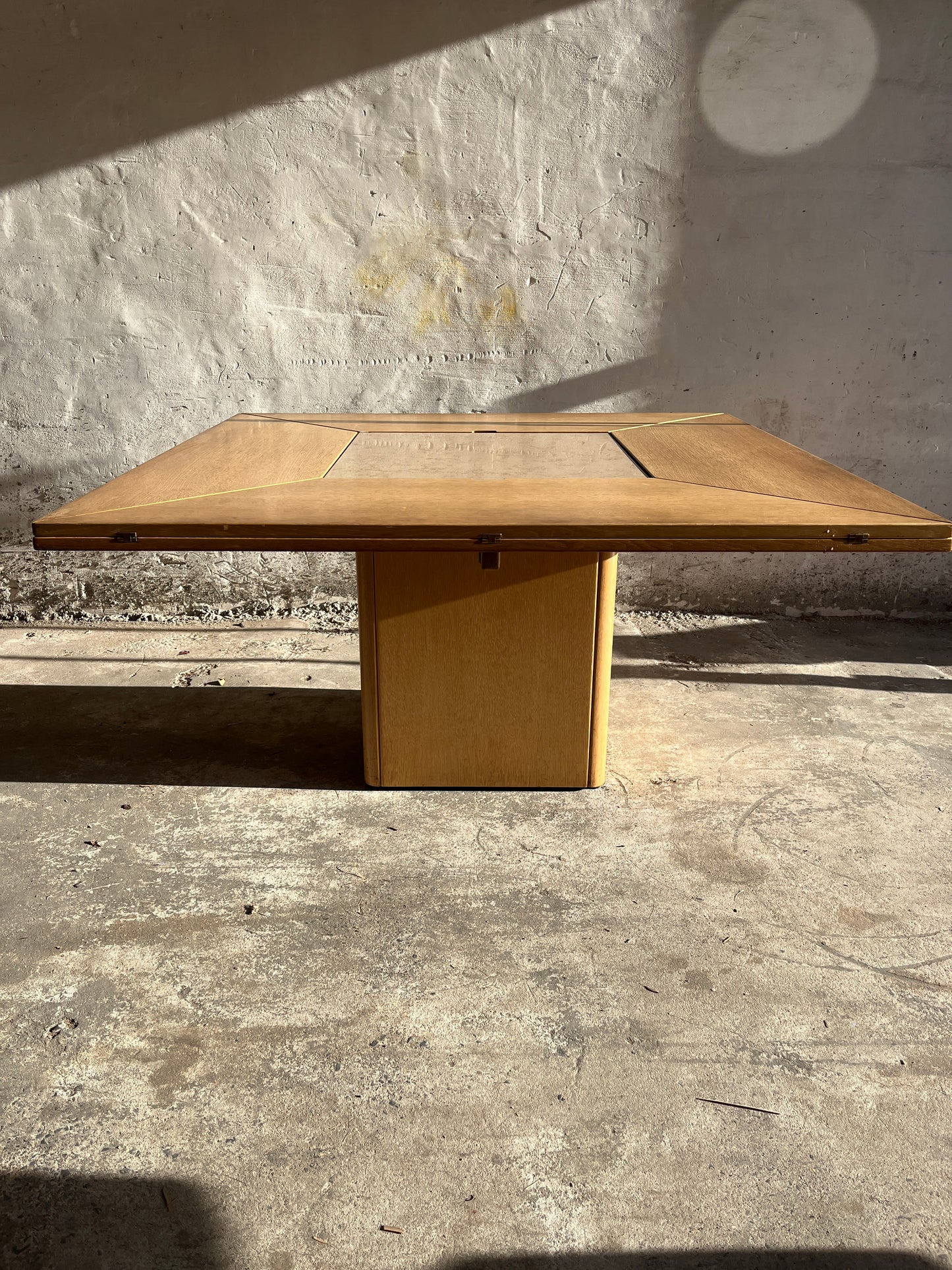 Cirkante Dining Table – Bob & Dries Van den Berghe ( First edition 1980s)