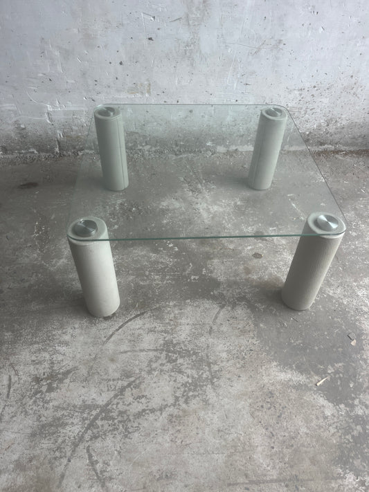Mesa glass coffee table by JORI