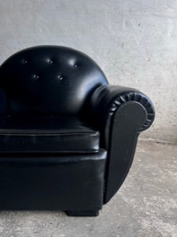 PAIR OF INTERBELLUM CLUB LOUNGE CHAIRS IN COGNAC BROWN & JET BLACK COLOUR, 1930S