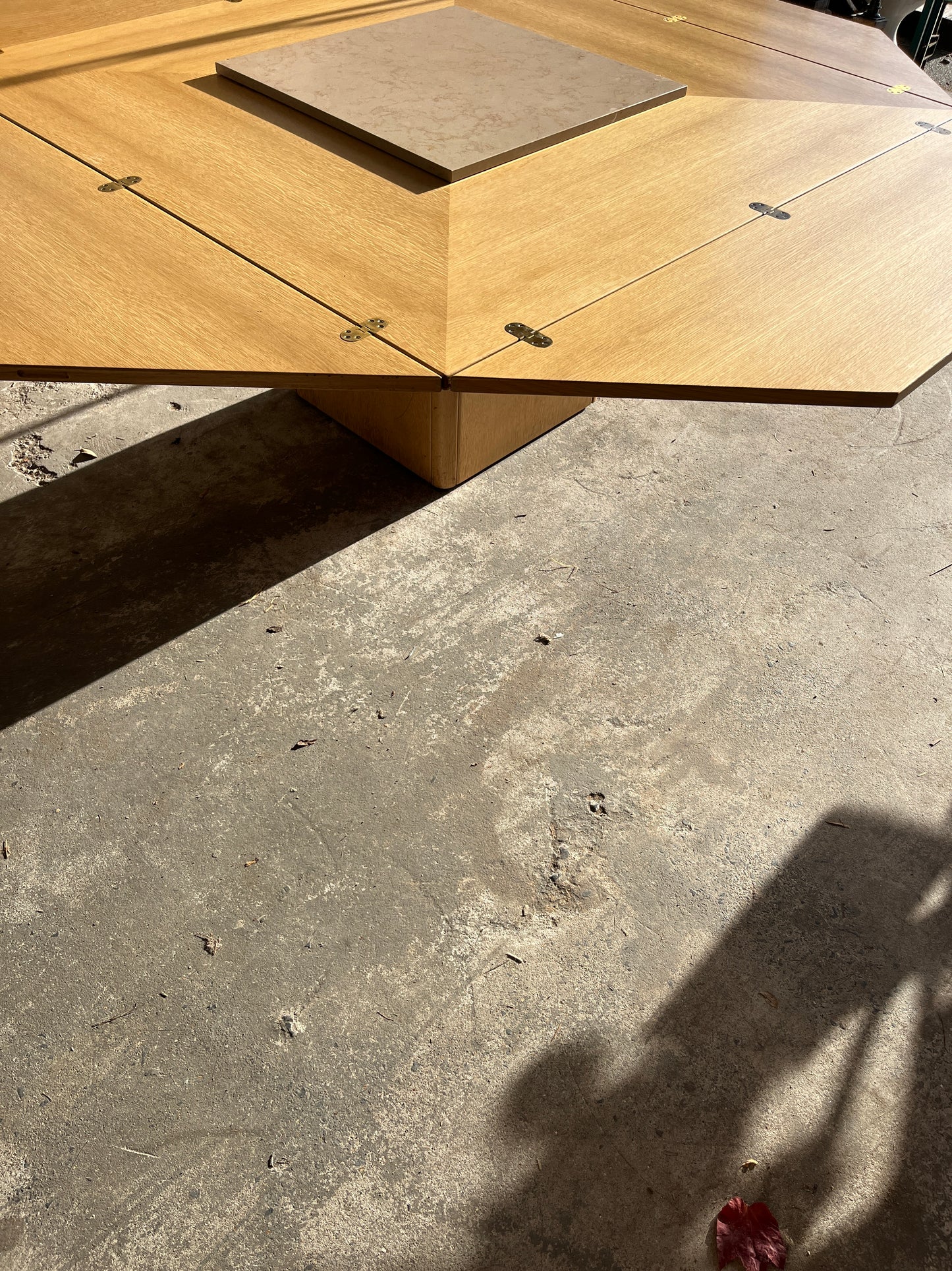 Cirkante Dining Table – Bob & Dries Van den Berghe ( First edition 1980s)