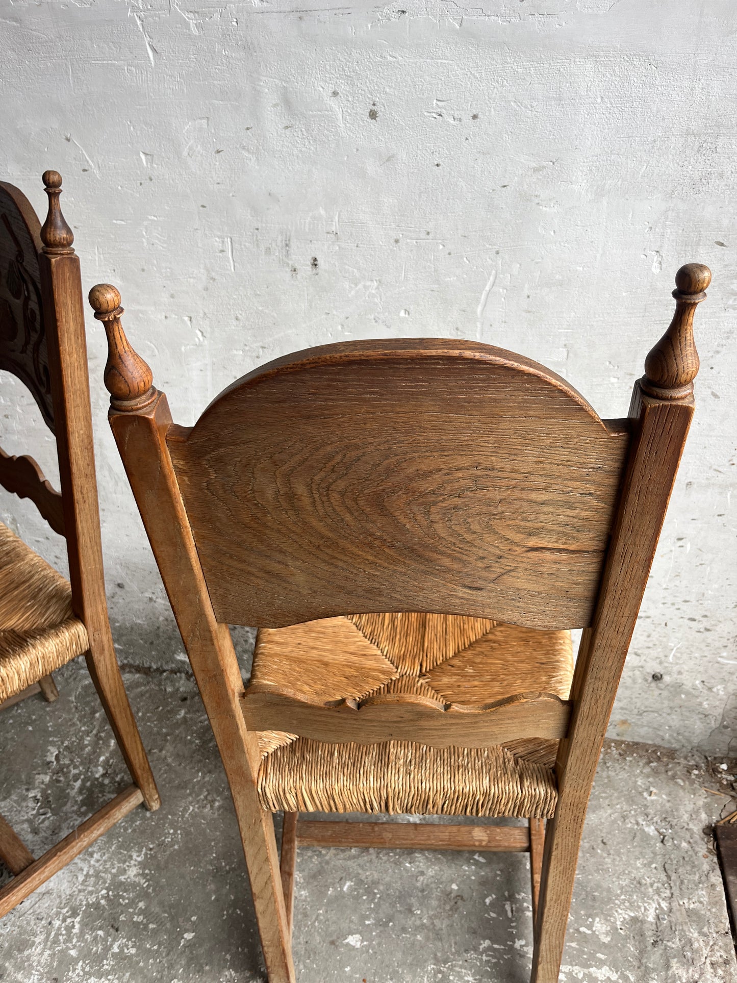 Set of 6 Carved Oak Rush Seat Chairs – 1950s