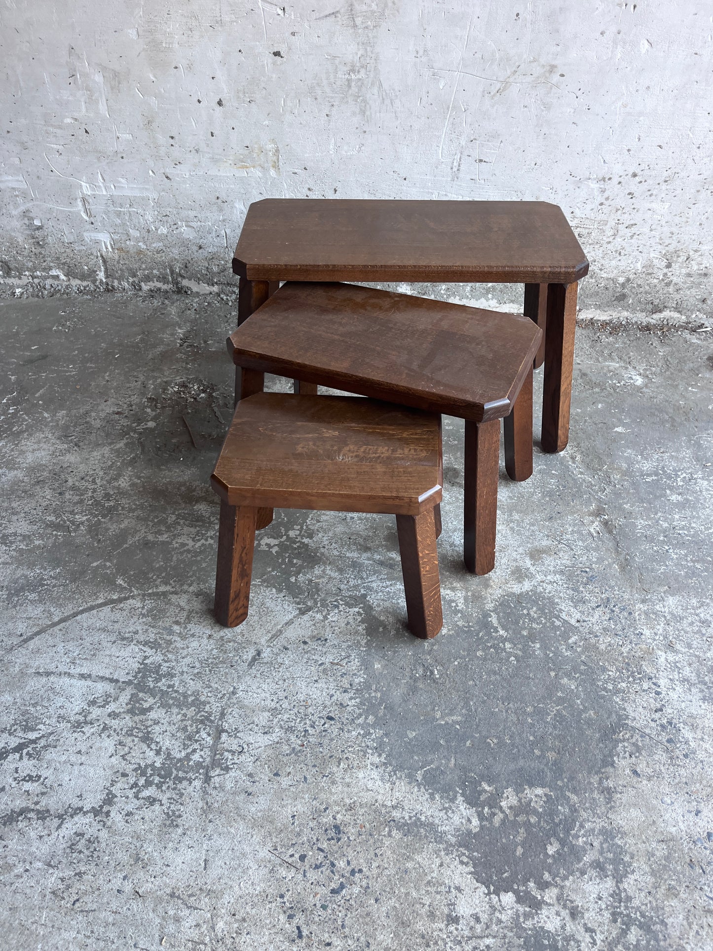 Nesting Tables in Oak – Set of 3
