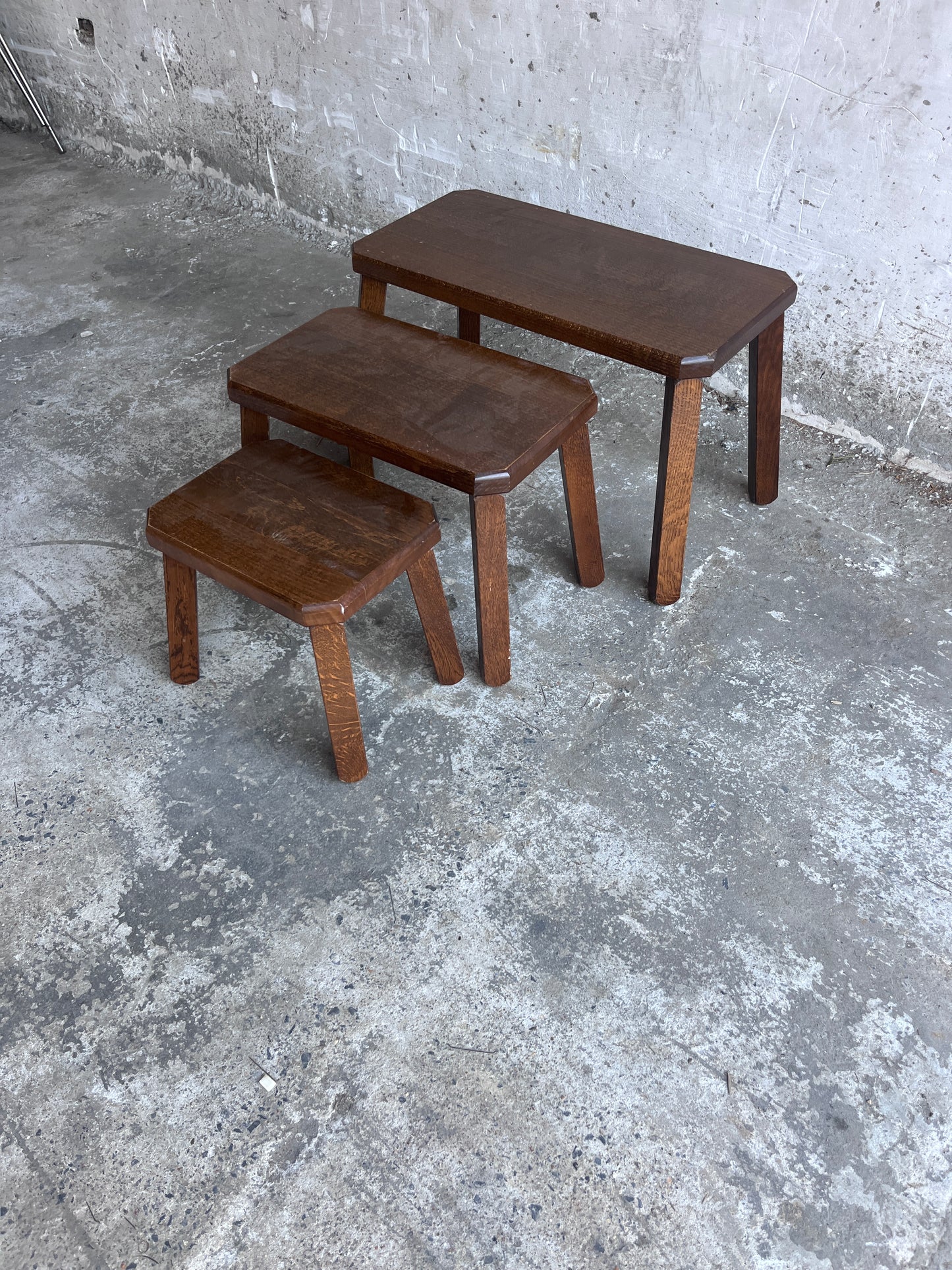 Nesting Tables in Oak – Set of 3