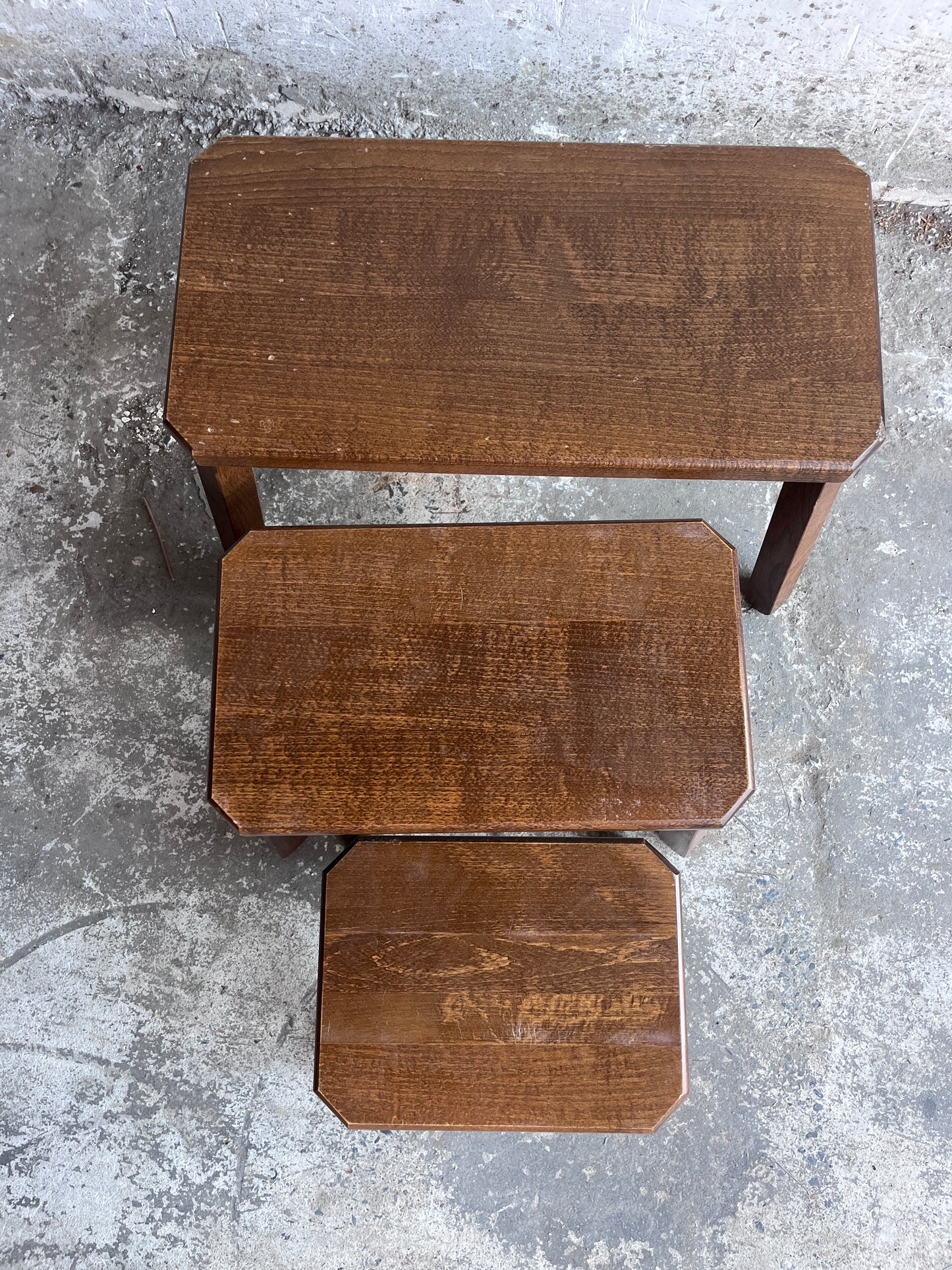 Nesting Tables in Oak – Set of 3
