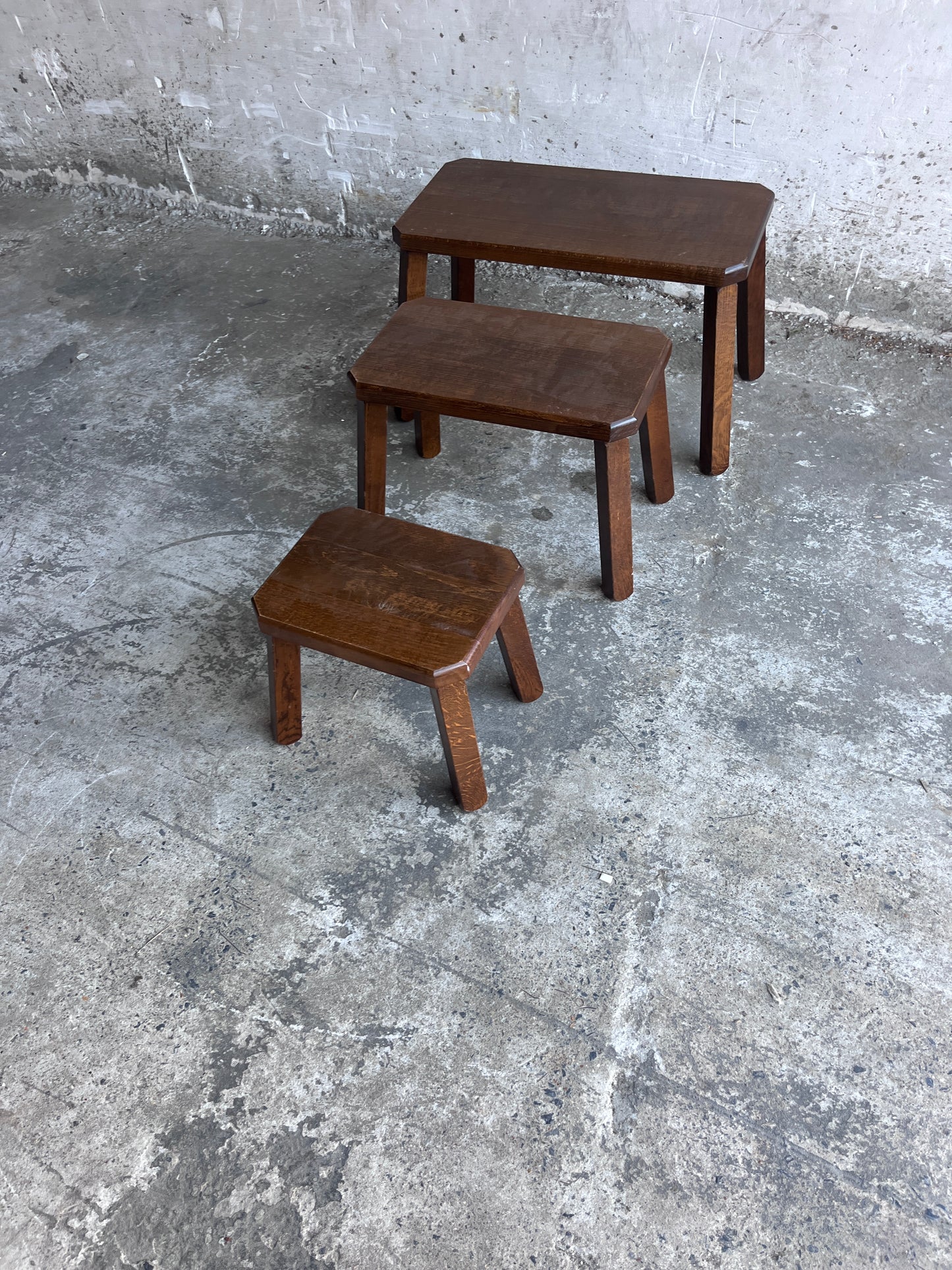 Nesting Tables in Oak – Set of 3