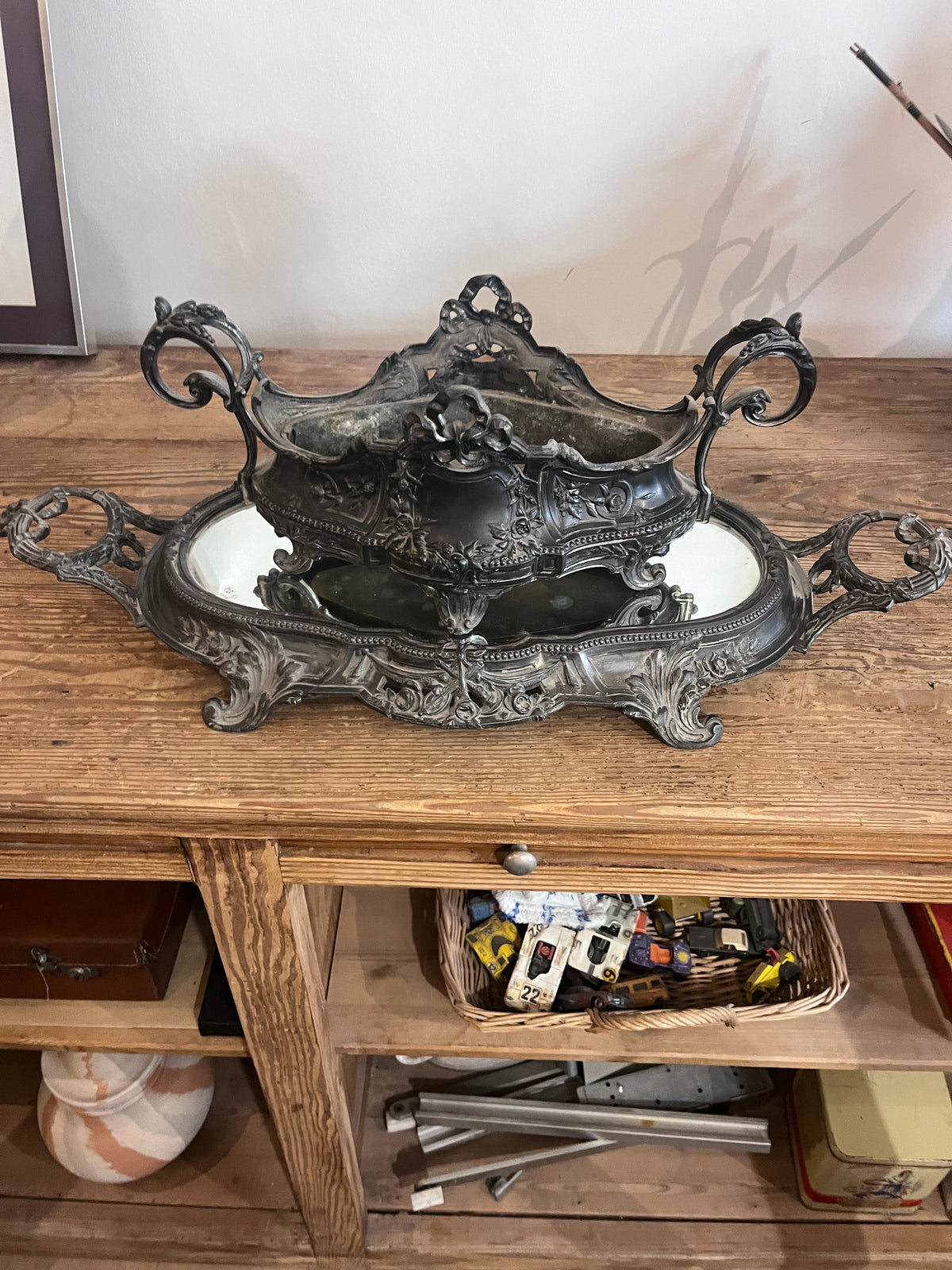 Antique French Rococo Jardinière with Mirrored Plateau, circa 1900
