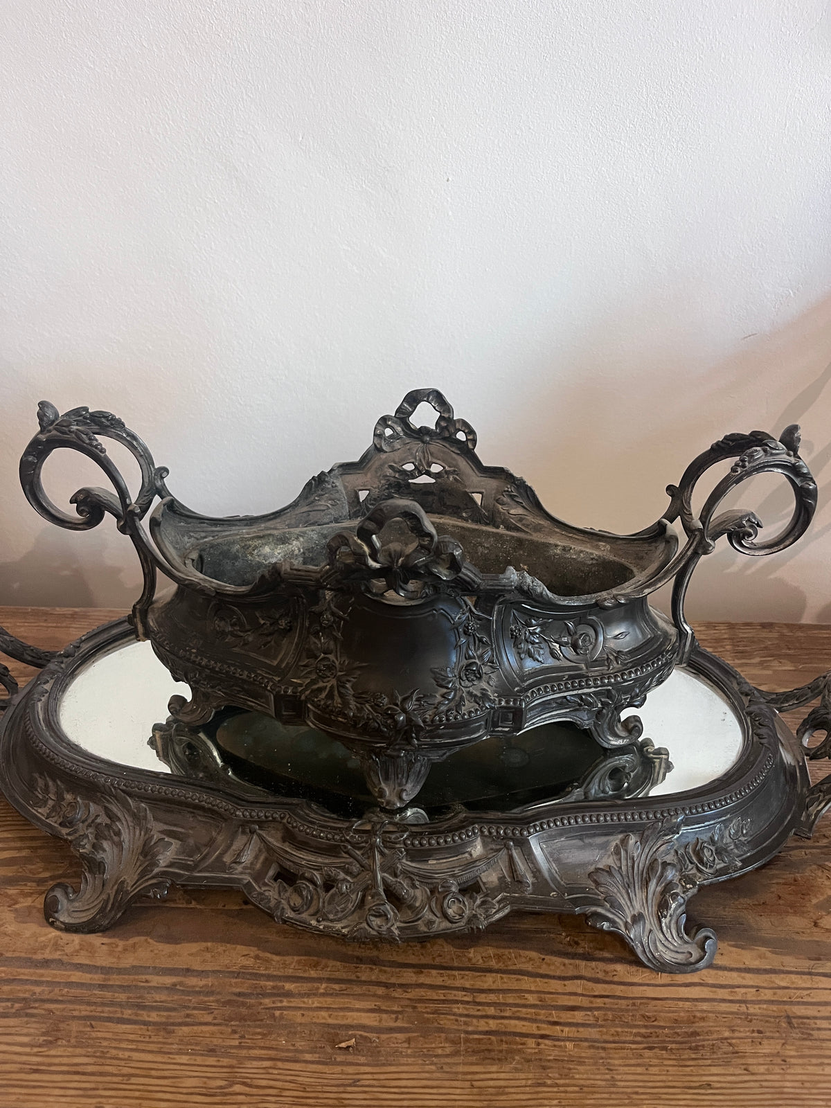 Antique French Rococo Jardinière with Mirrored Plateau, circa 1900