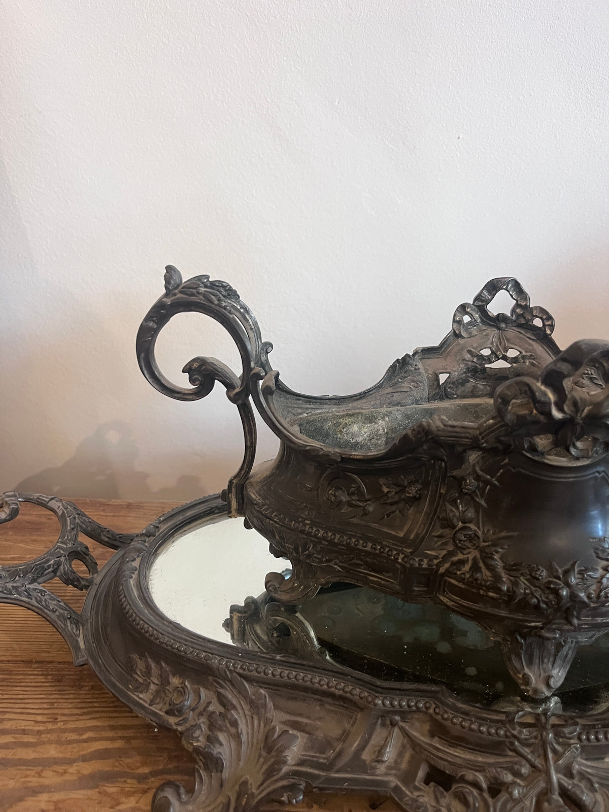 Antique French Rococo Jardinière with Mirrored Plateau, circa 1900