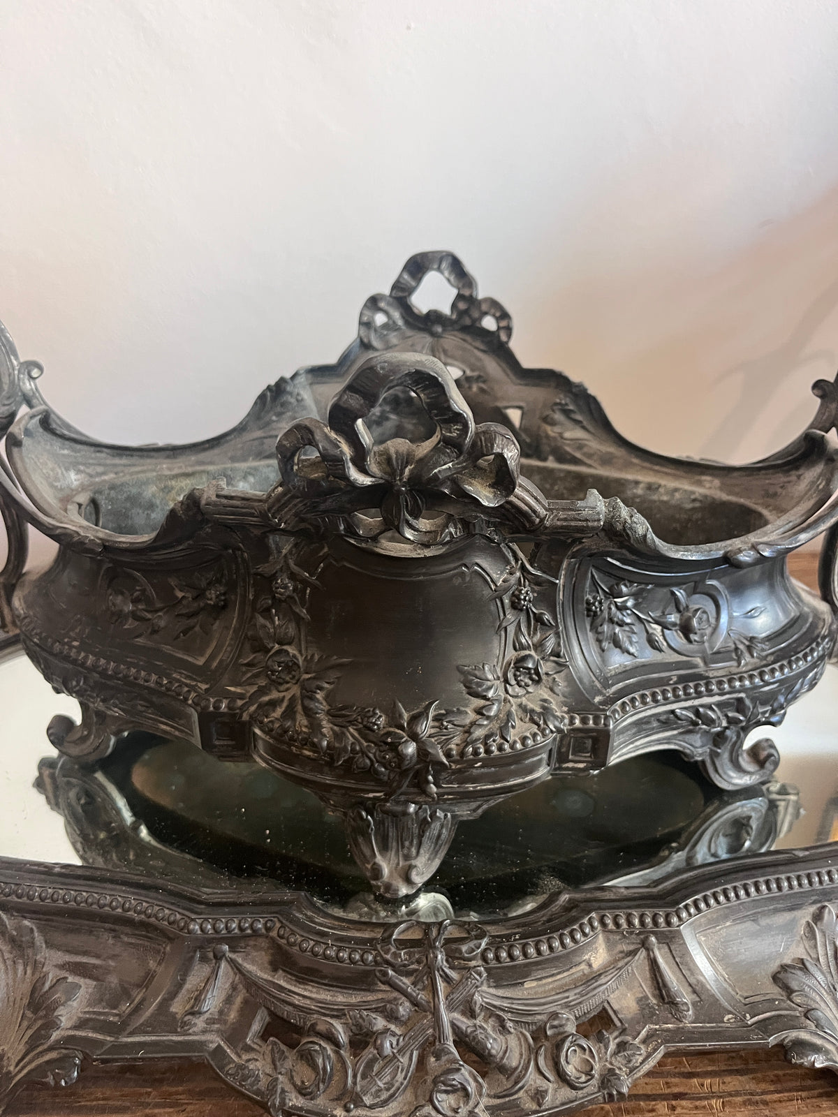 Antique French Rococo Jardinière with Mirrored Plateau, circa 1900
