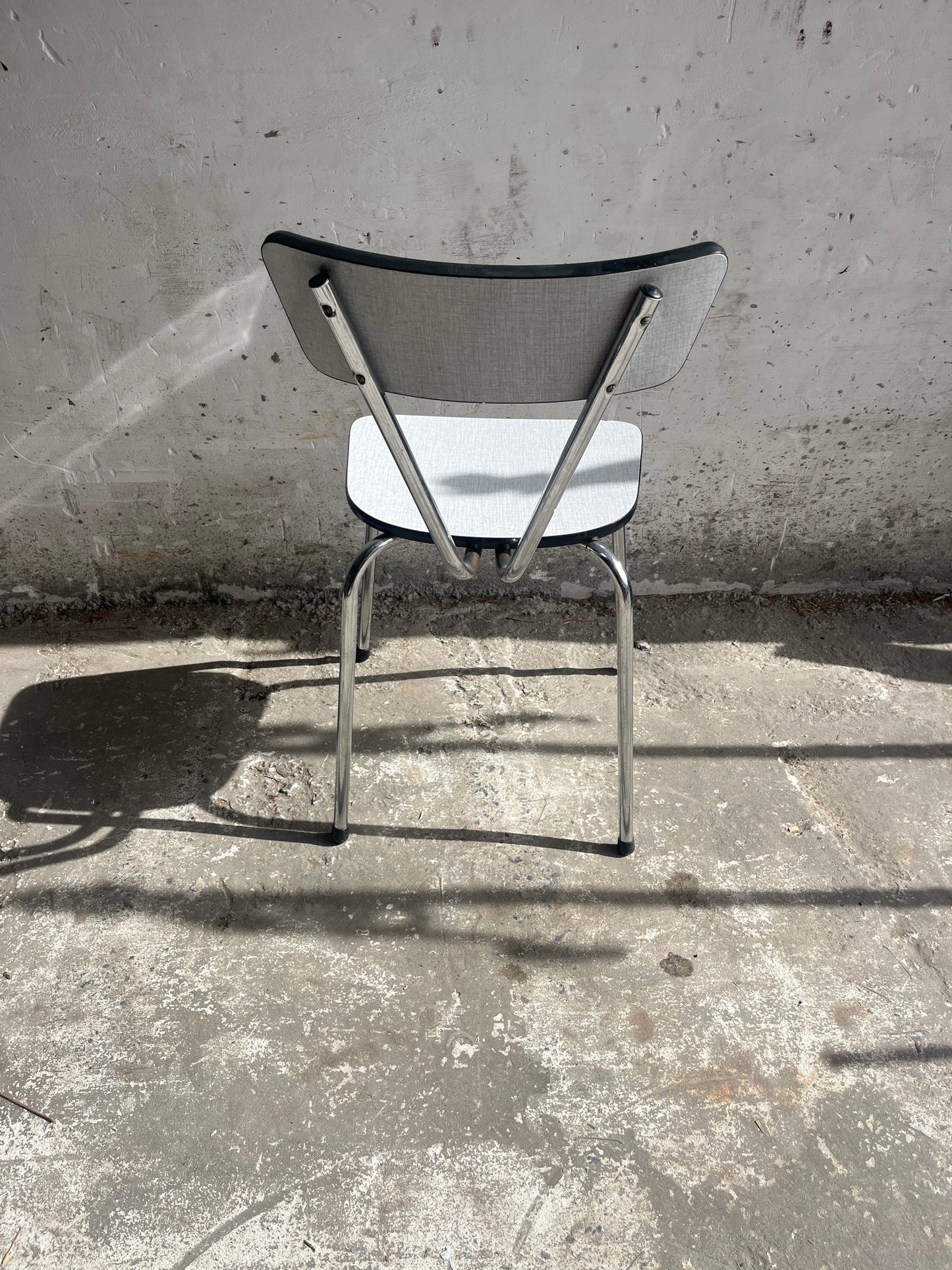 Set of 8 Vintage Dining Chairs – 1960s Design