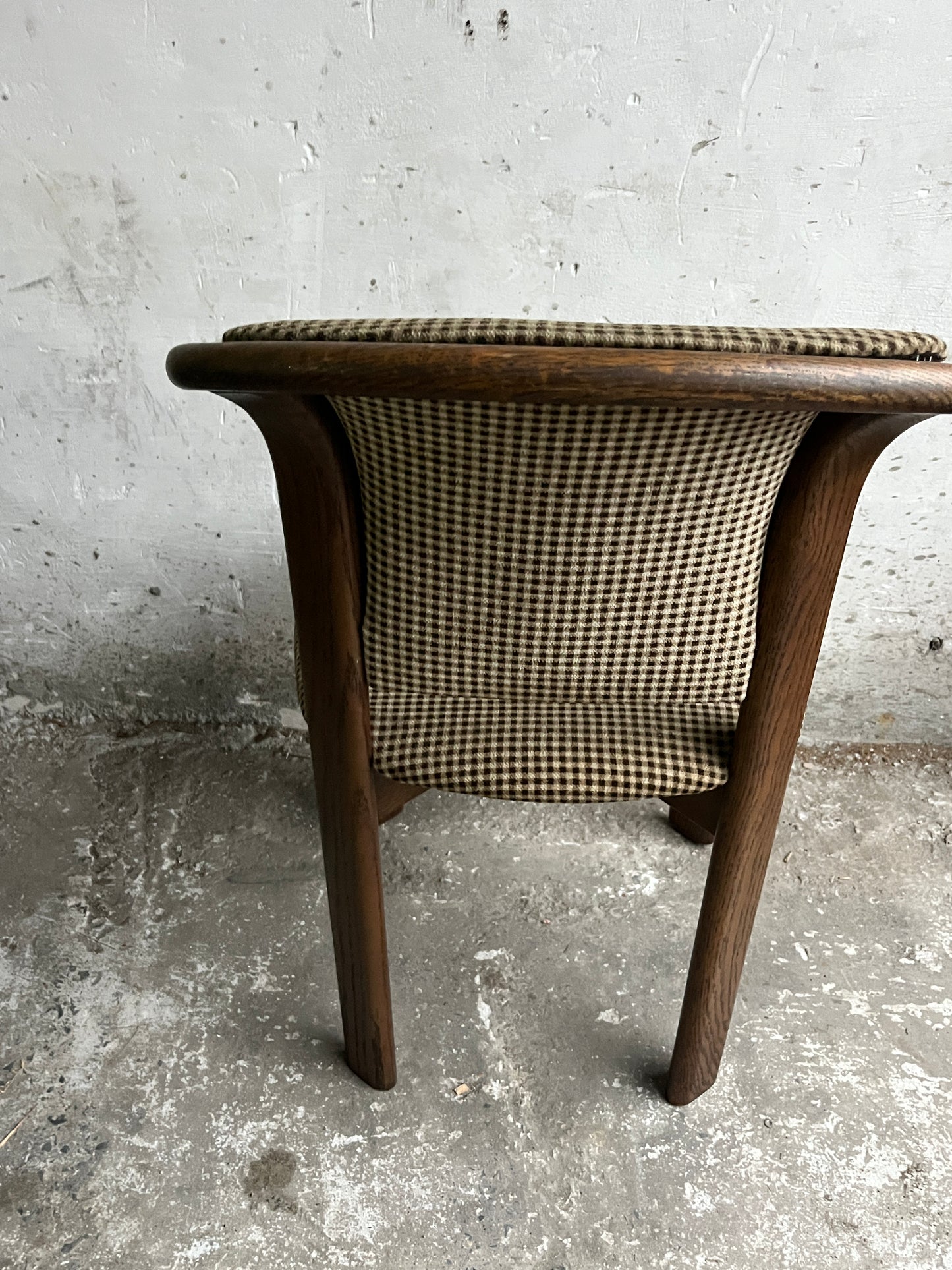 Vintage Curved-Back Dining Chairs – Set of 6