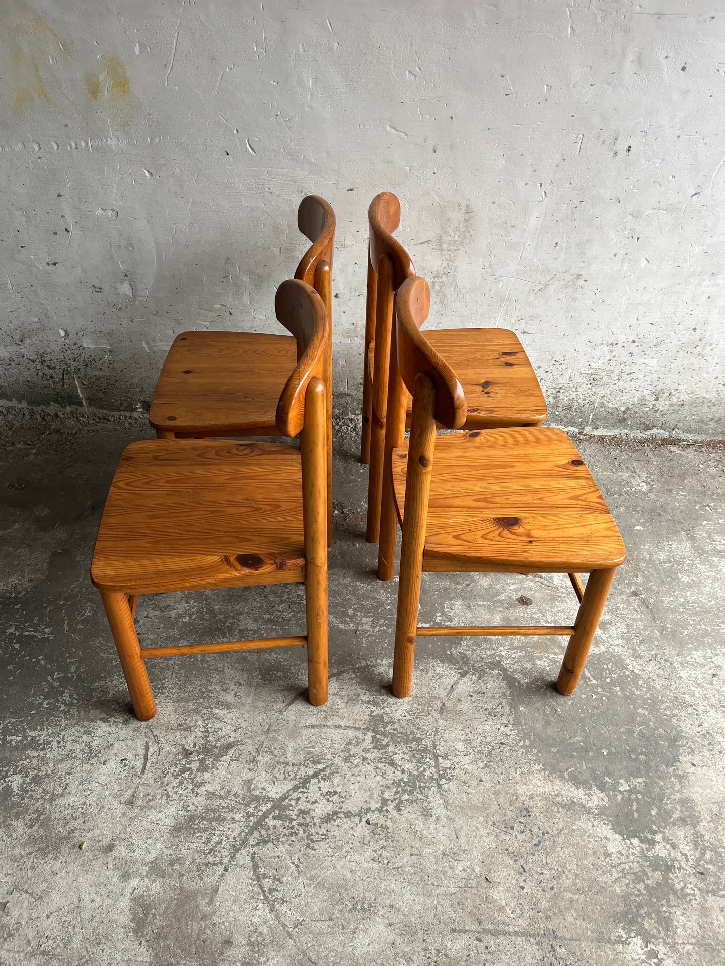 Set of 4 Vintage Pine Dining Chairs – 1970s