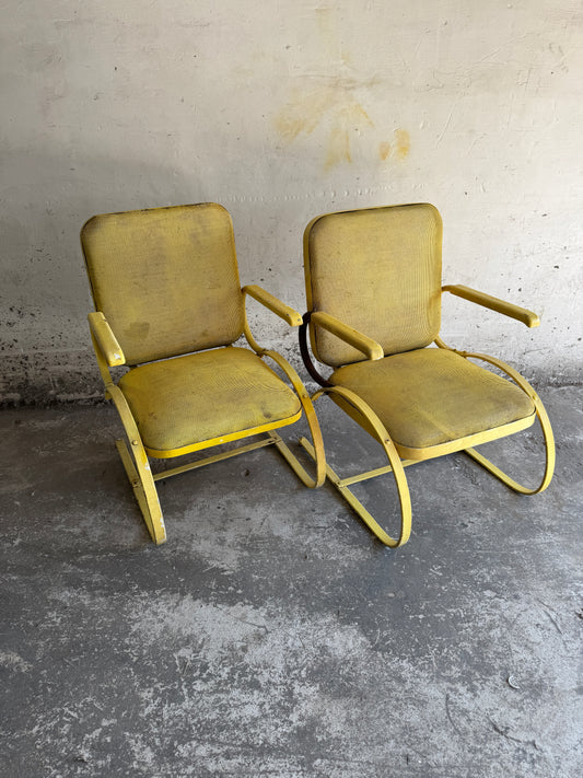 Set van 2 metalen ‘bouncy’ patio stoelen (1950s)