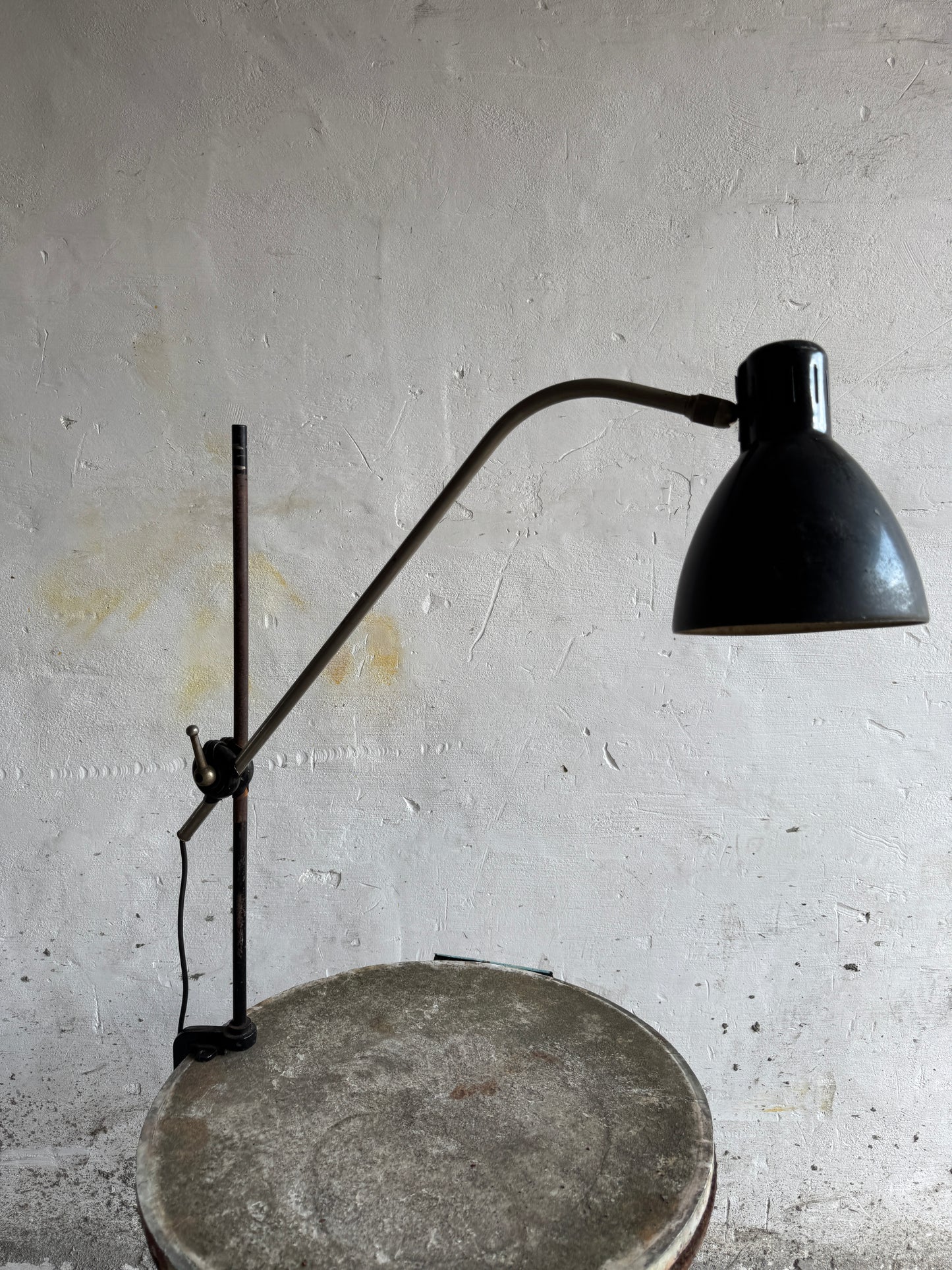 Vintage Black Screw-On Industrial Lamp