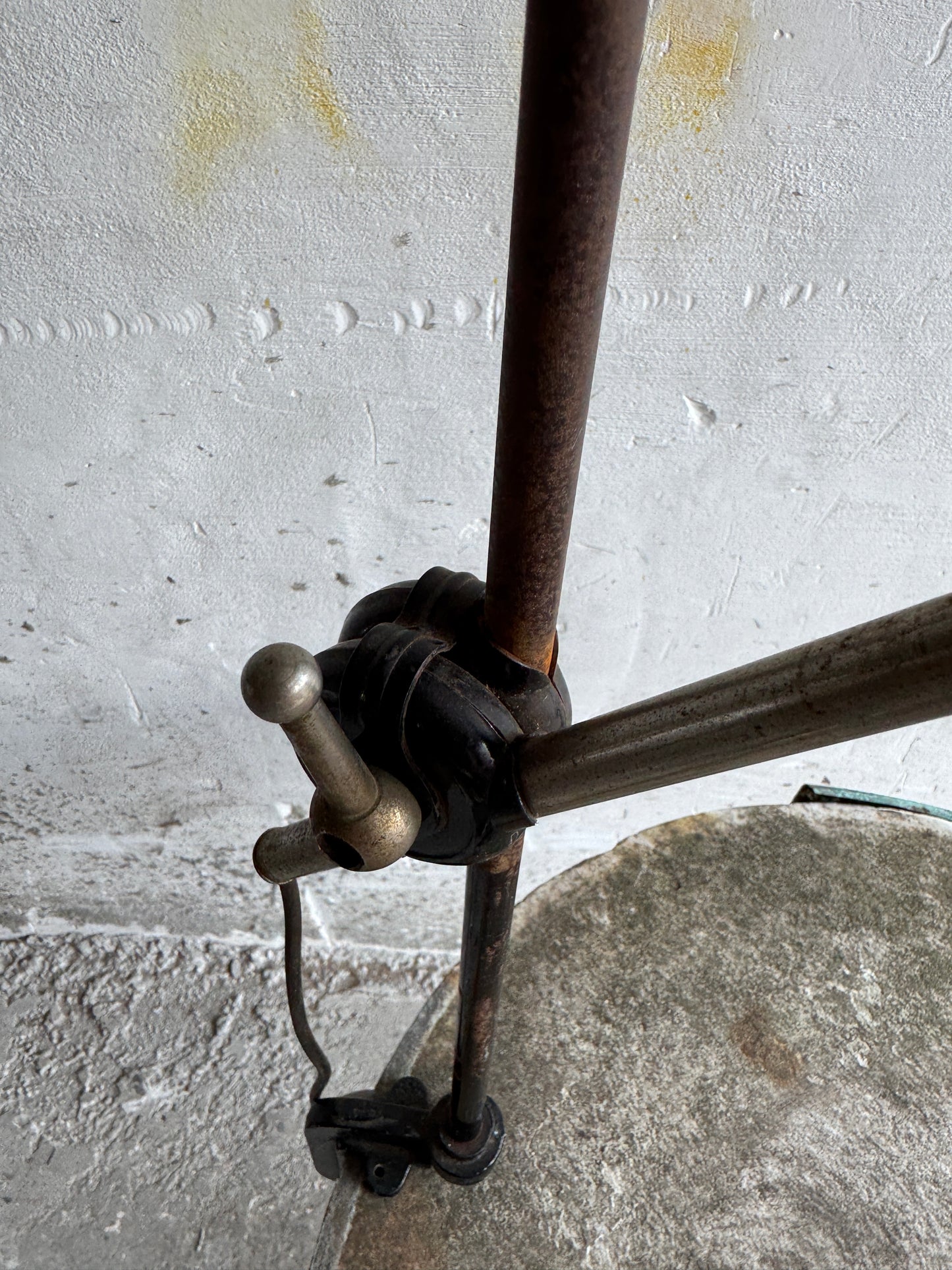 Vintage Black Screw-On Industrial Lamp