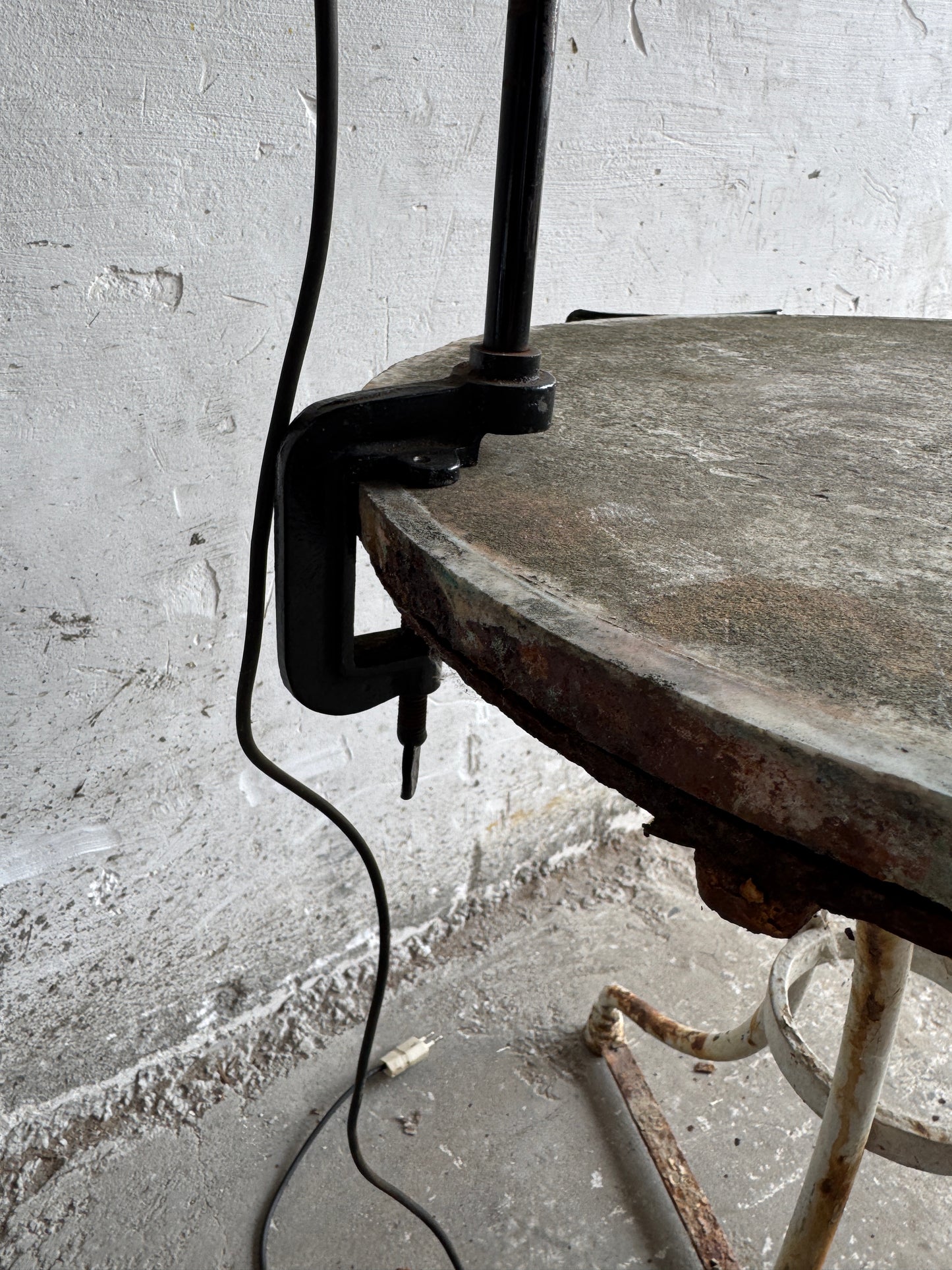 Vintage Black Screw-On Industrial Lamp
