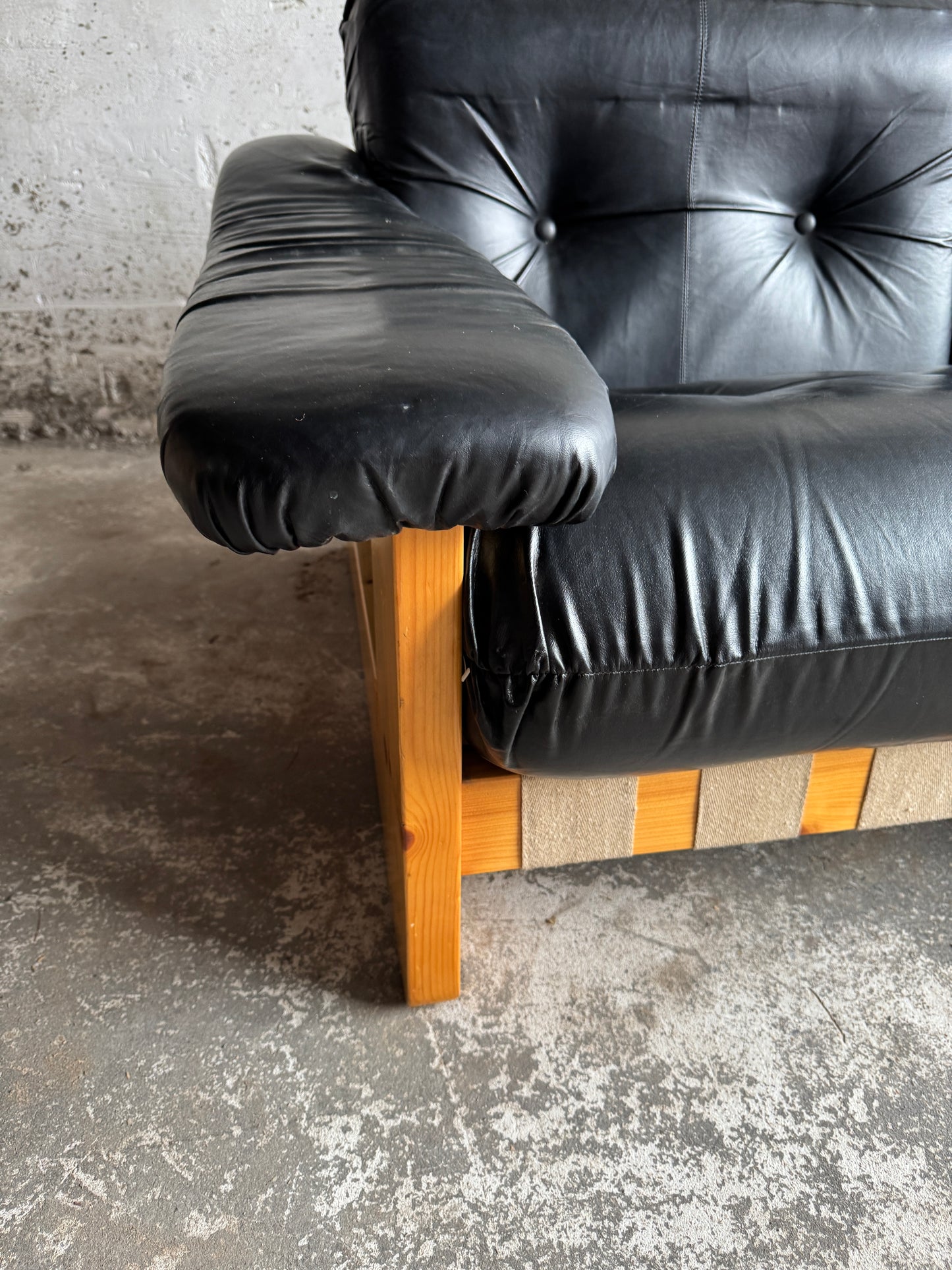 Vintage Italian Sofa by Poltrona Munari – 1970s Design