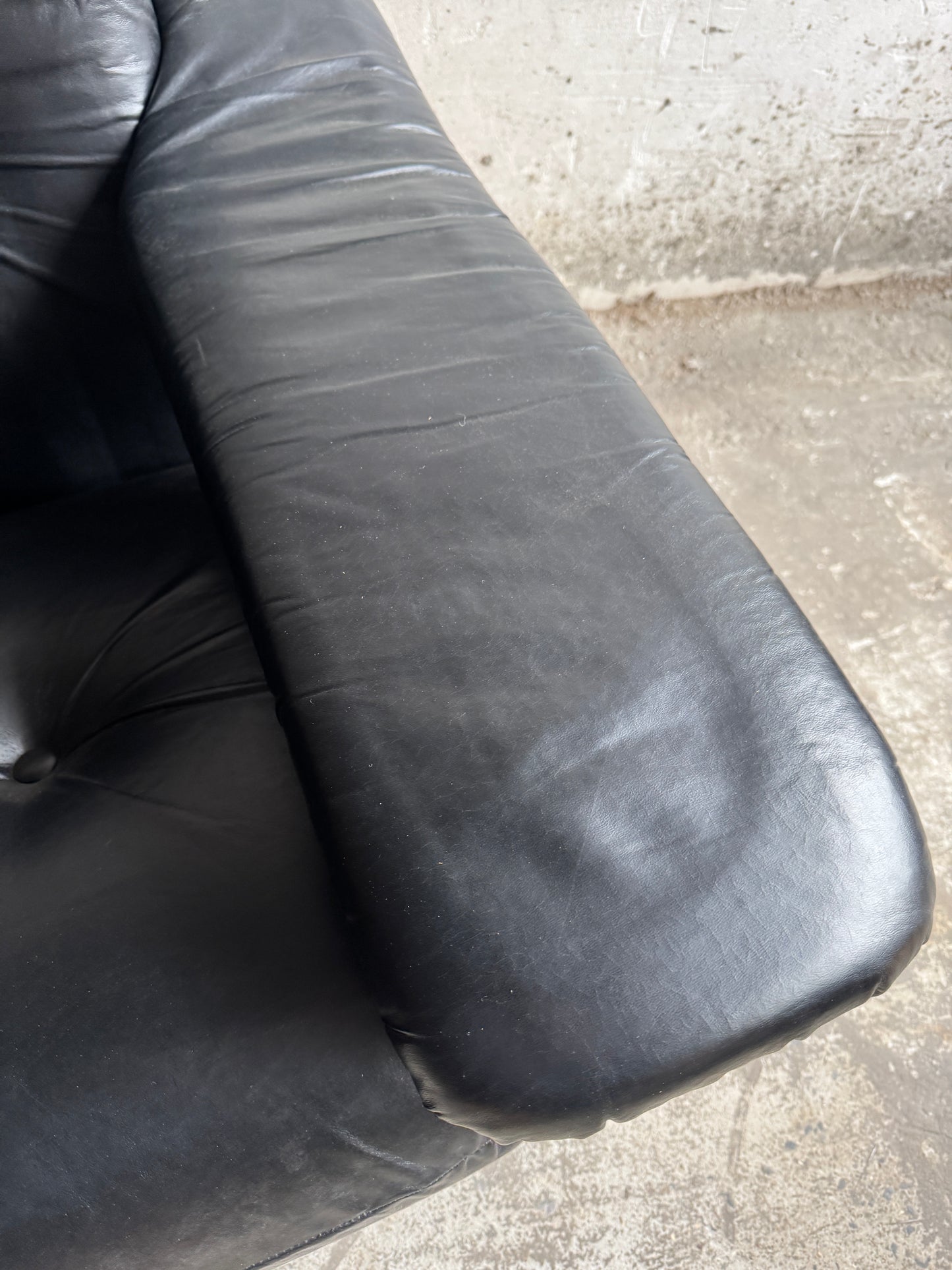 Vintage Italian Sofa by Poltrona Munari – 1970s Design