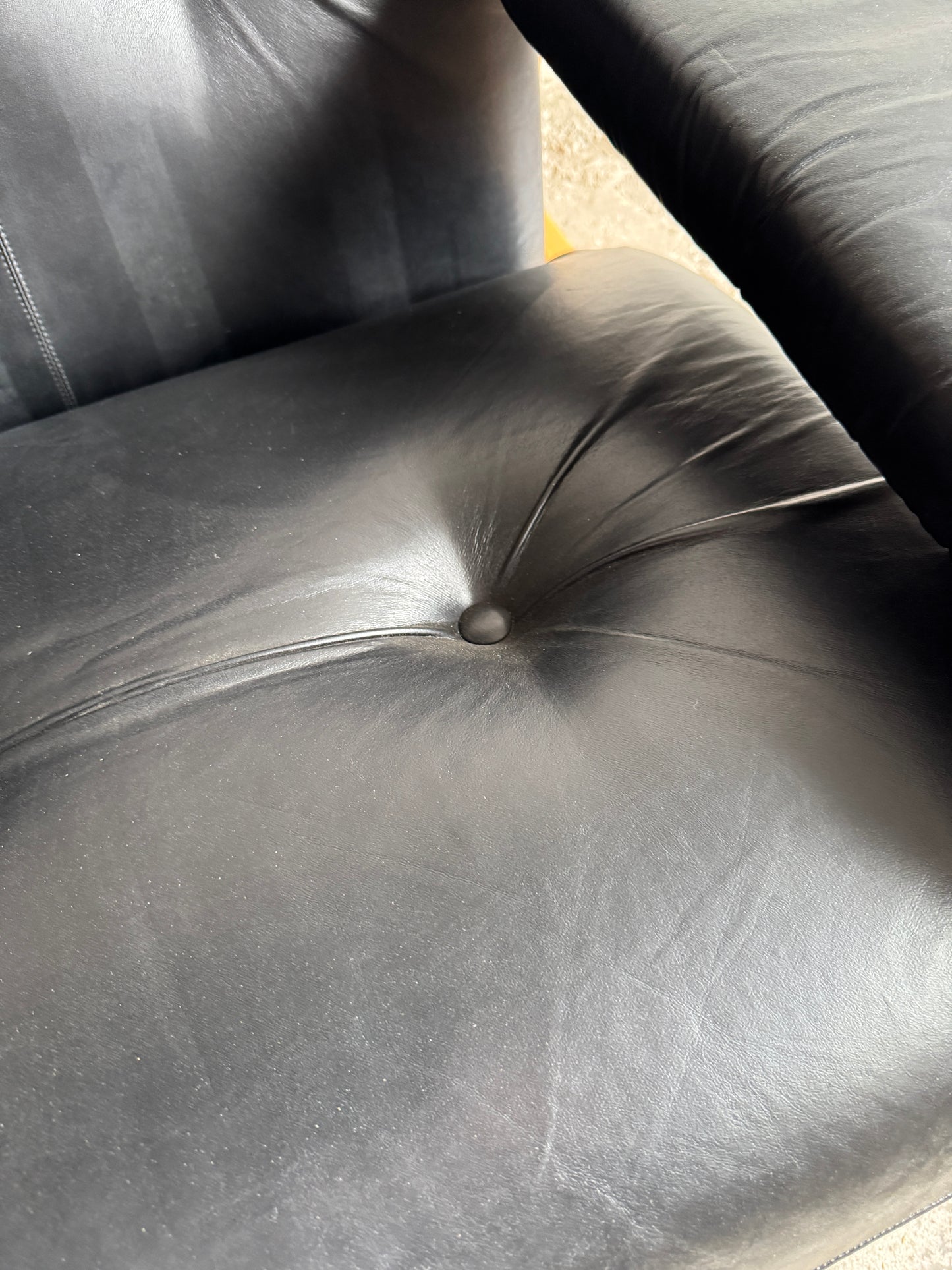 Vintage Italian Sofa by Poltrona Munari – 1970s Design