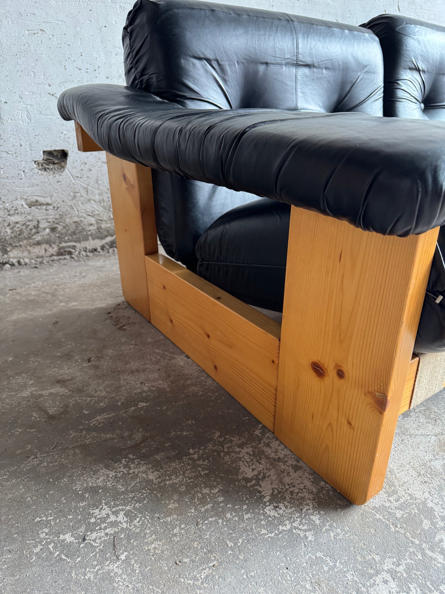 Vintage Italian Sofa by Poltrona Munari – 1970s Design