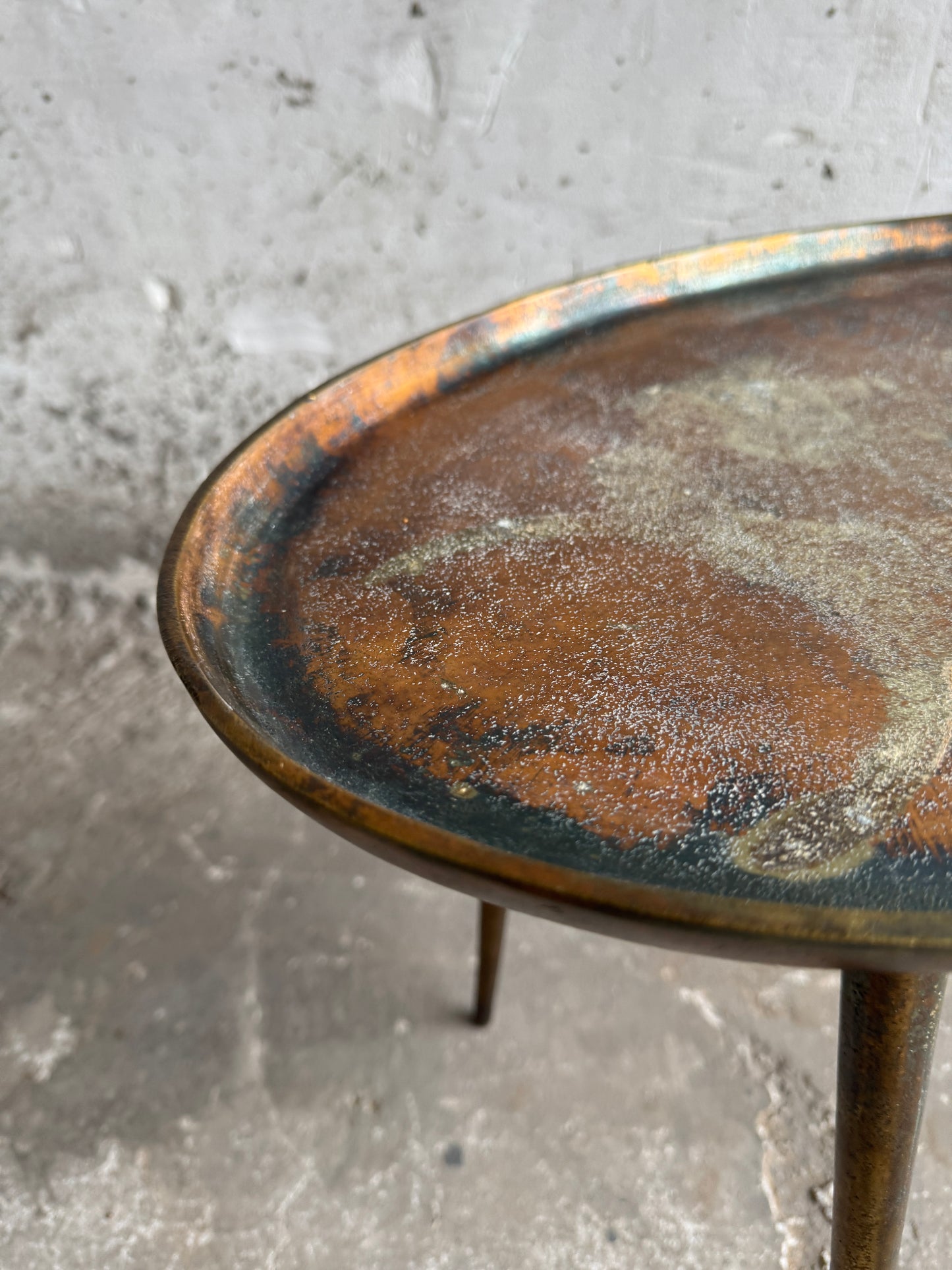 Mid-Century Brass Tripod Side Table – Italy, 1950s