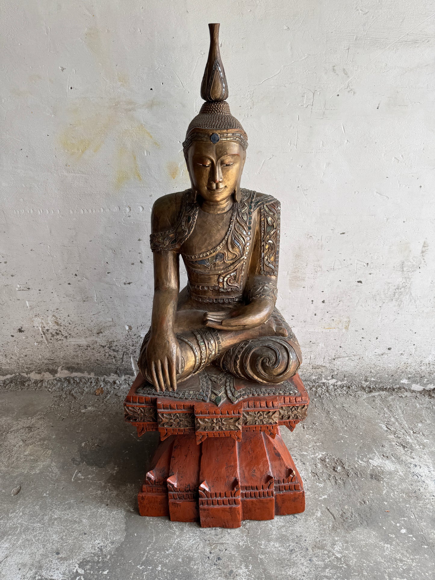 Large Seated Buddha Sculpture on Carved Base – Gilded Wood &amp; Lacquer