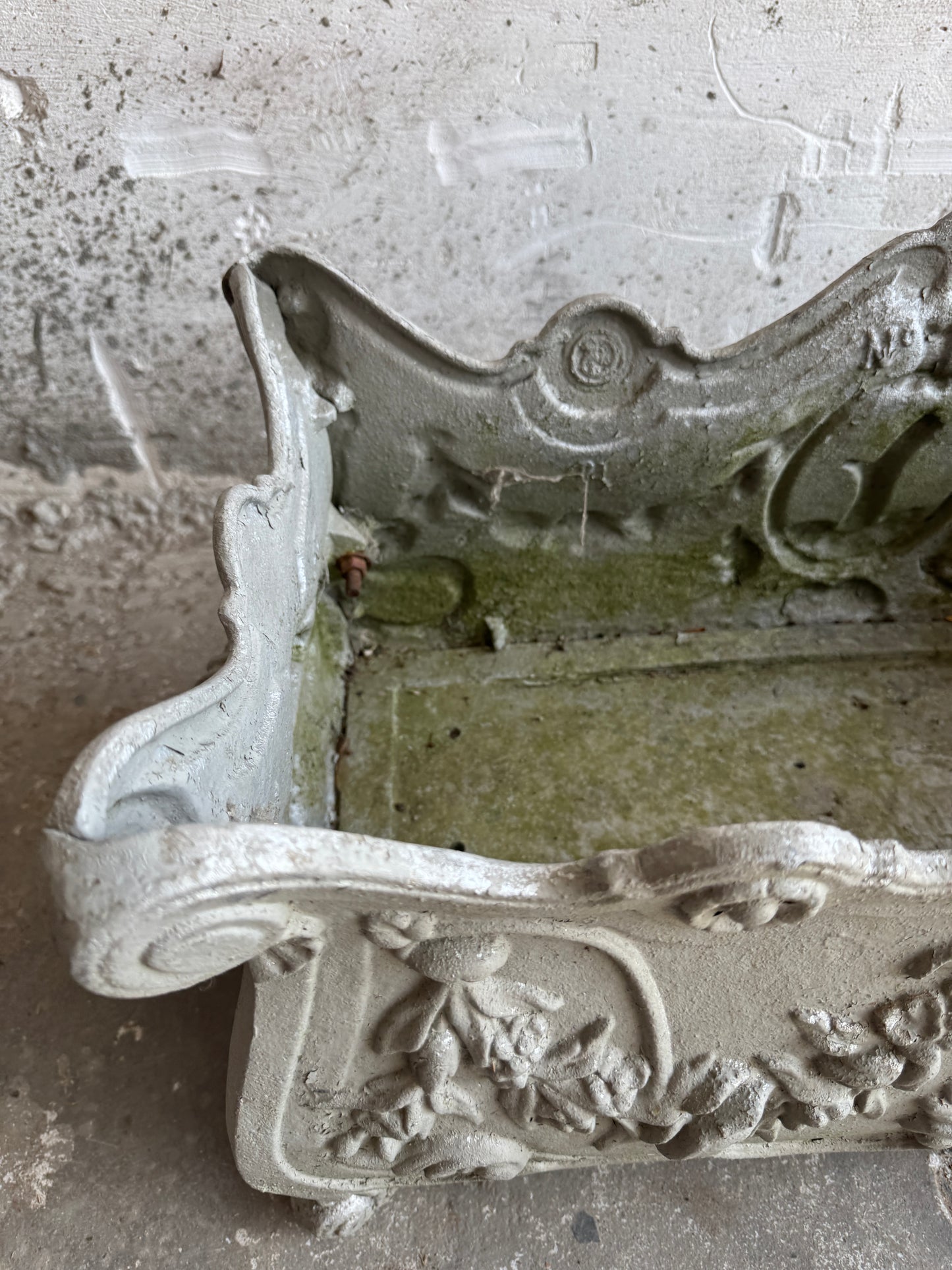 Antieke Gietijzeren Jardinière – Franse Rococostijl, nr. 411