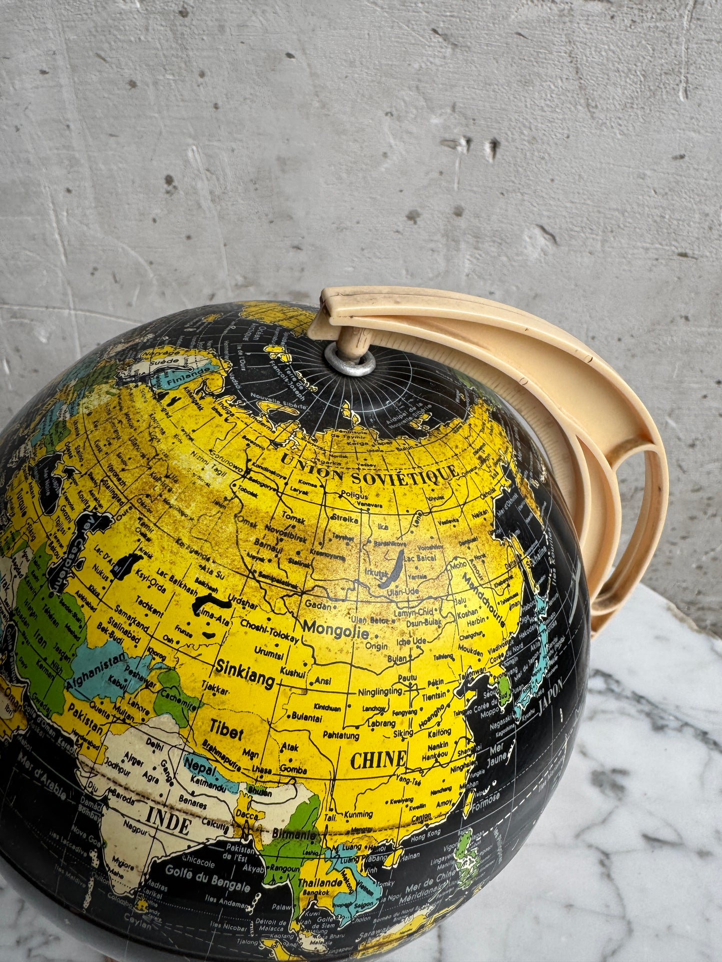 French Vintage School Globe – Black Ocean Model
