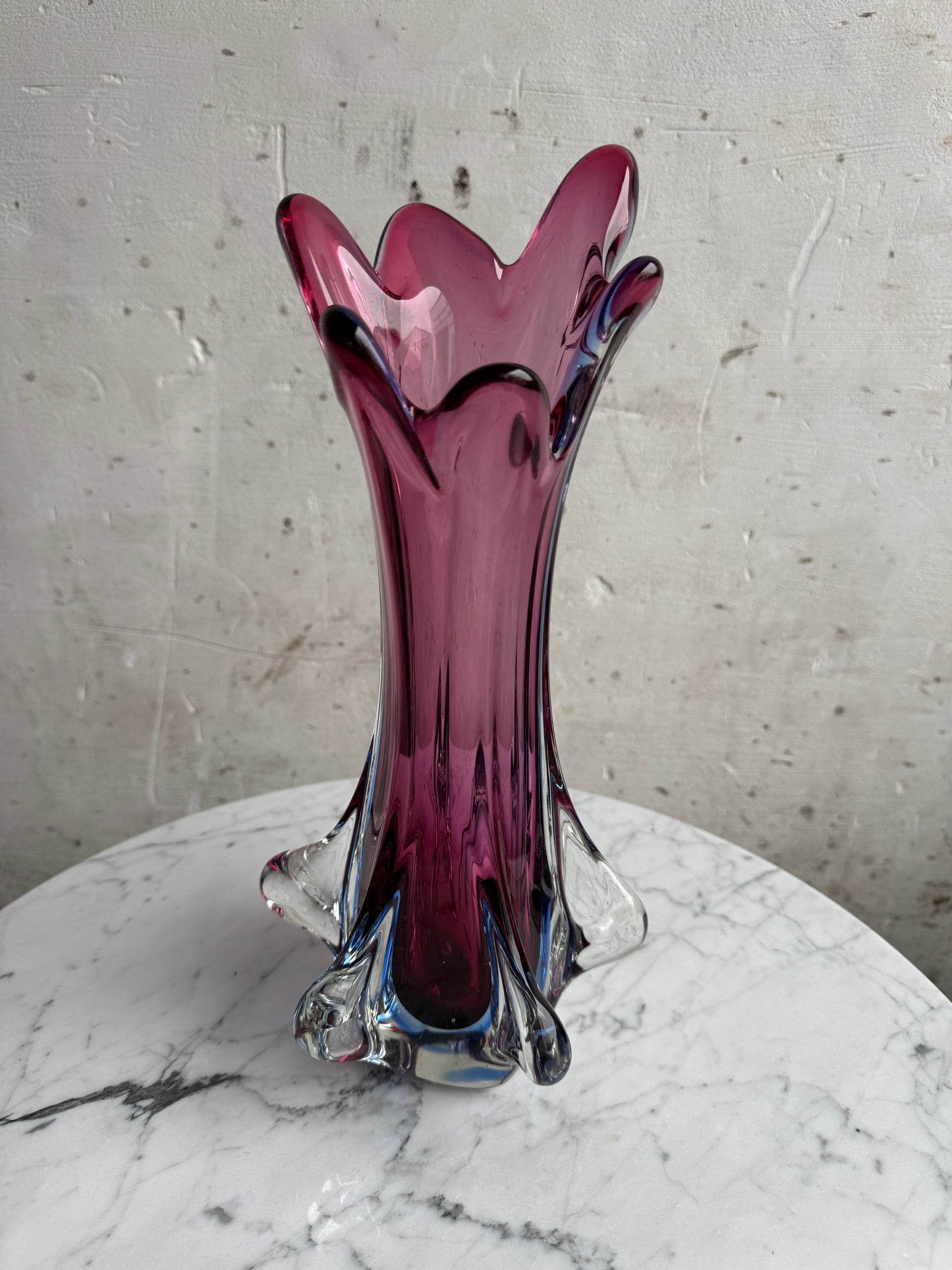 Murano-Style Sommerso Glass Vase – Ruby Core, Sculptural Form