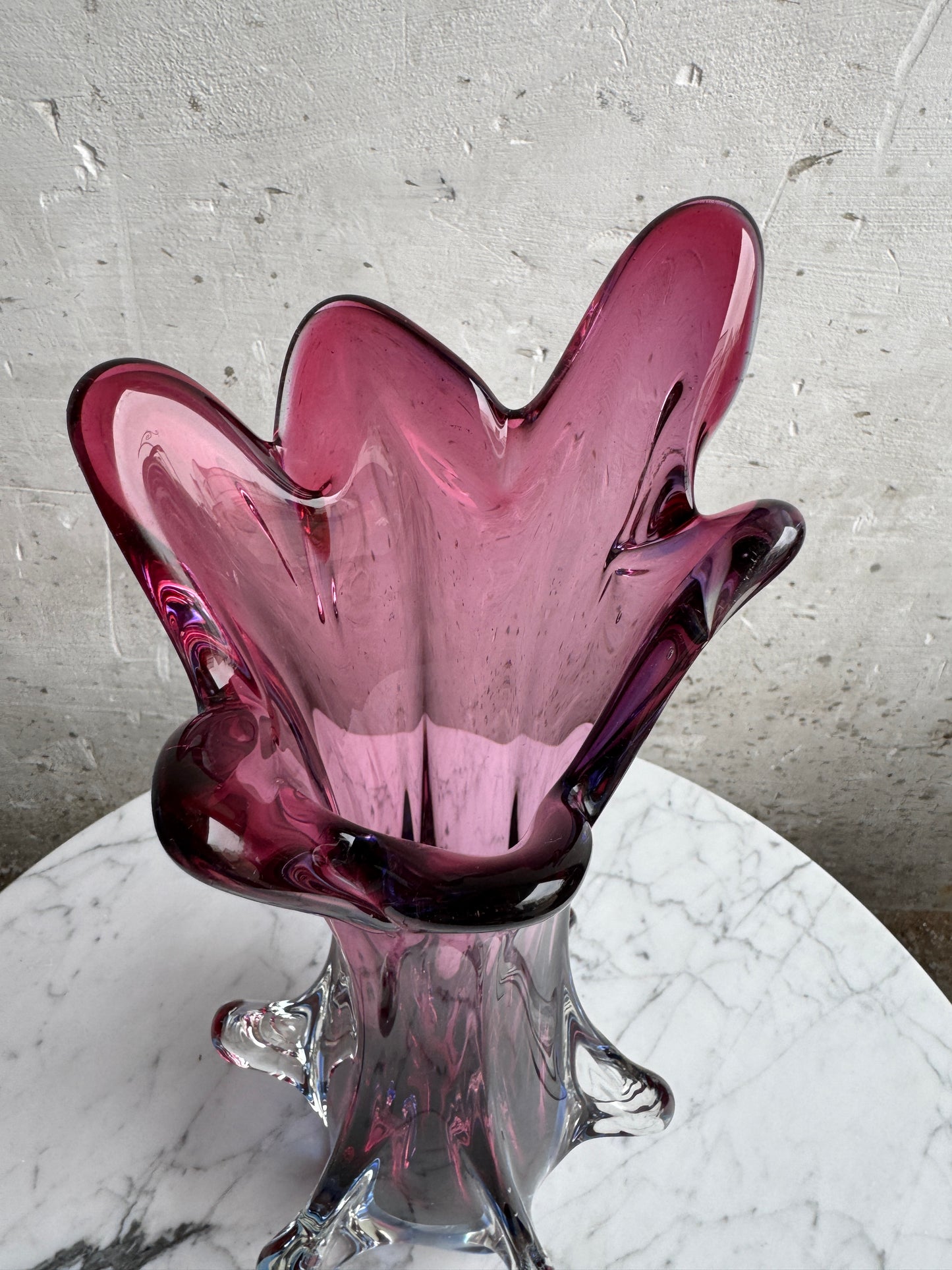 Murano-Style Sommerso Glass Vase – Ruby Core, Sculptural Form