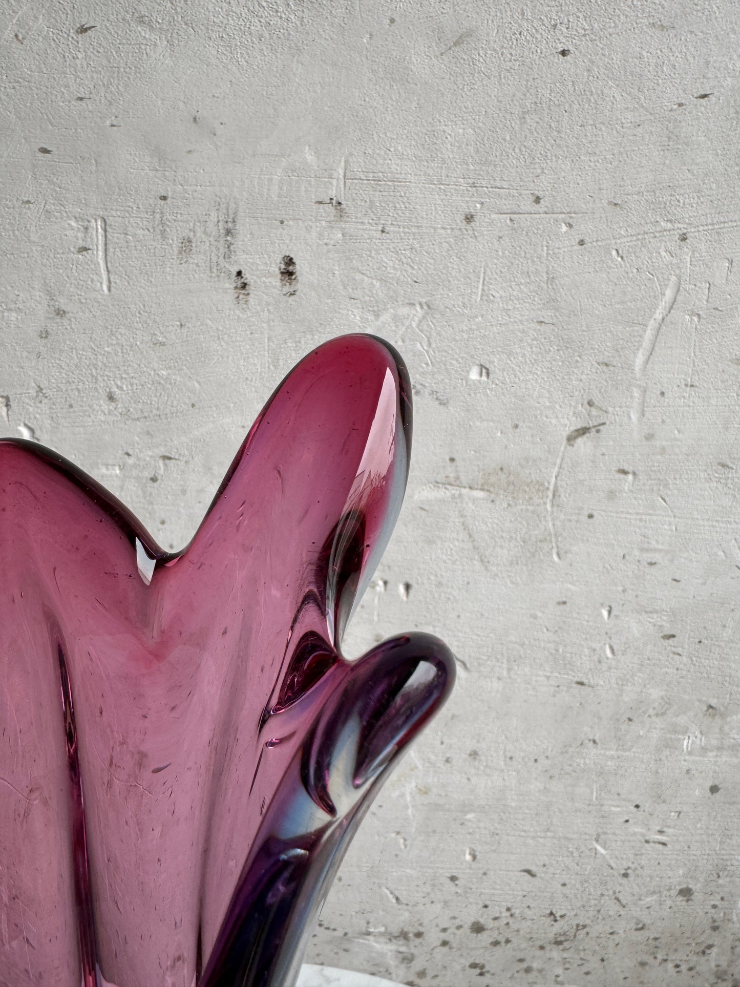 Murano-Style Sommerso Glass Vase – Ruby Core, Sculptural Form