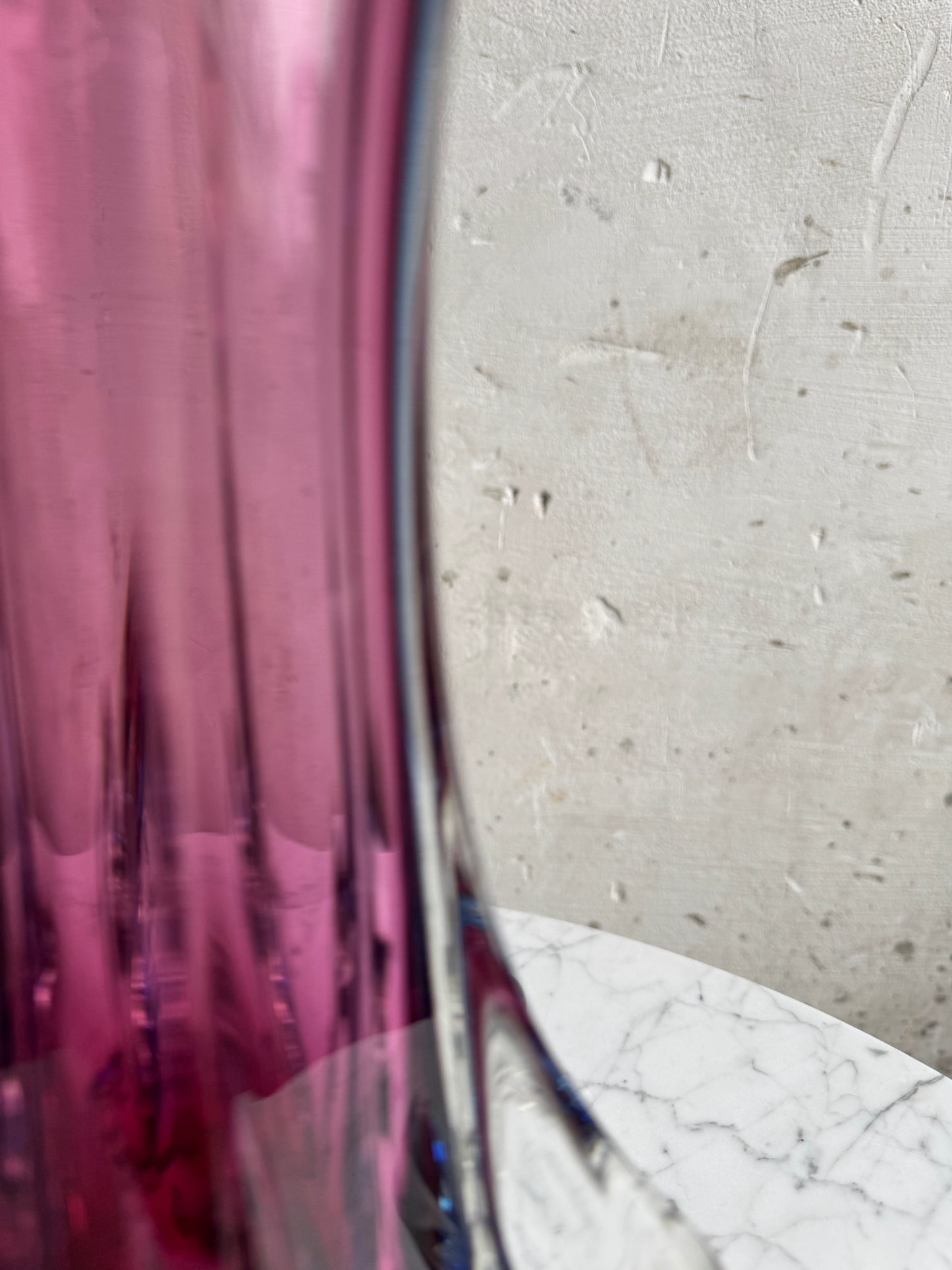 Murano-Style Sommerso Glass Vase – Ruby Core, Sculptural Form
