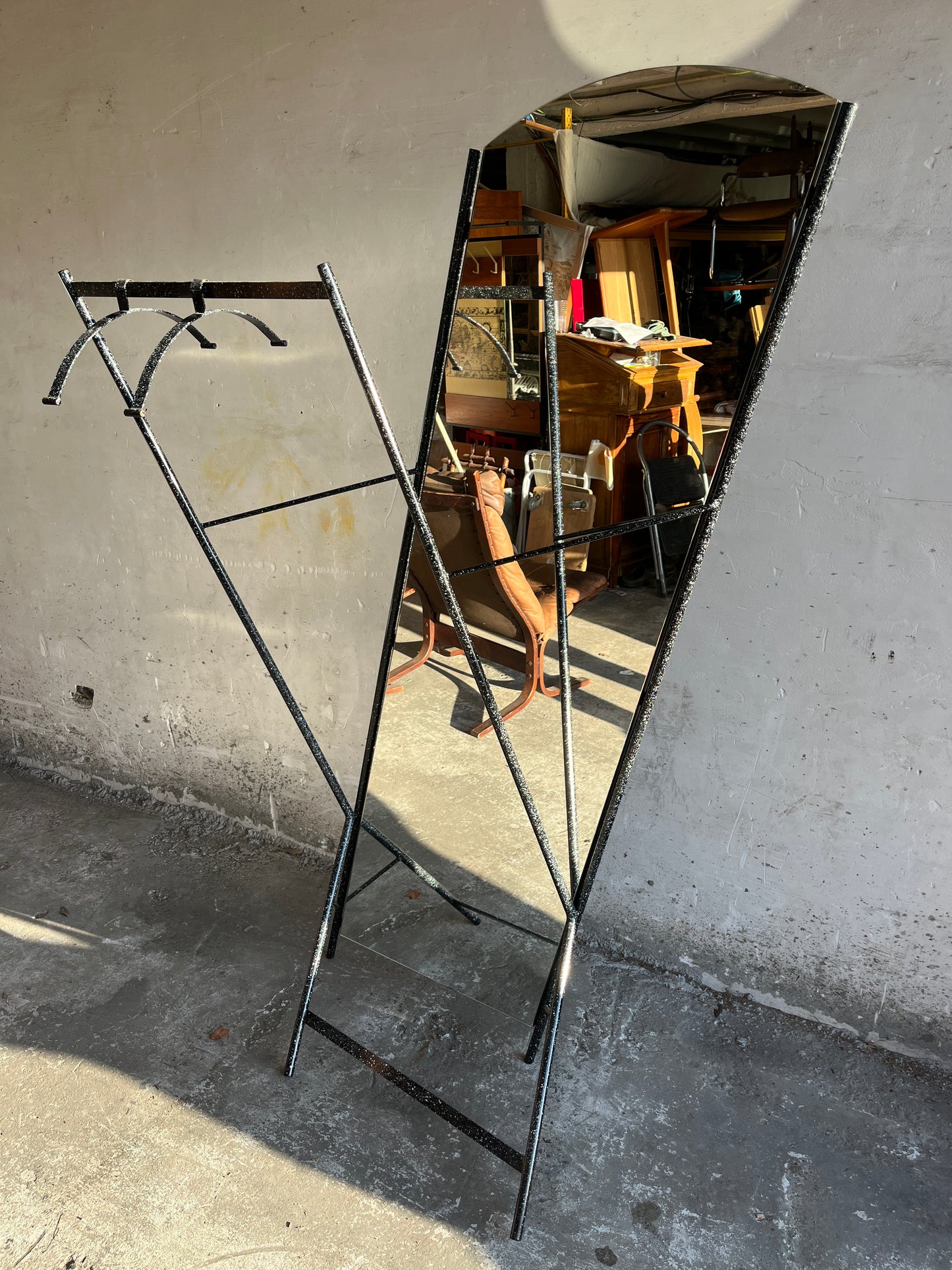 Memphis-Style Metal Mirror Coat Stand (1980s)