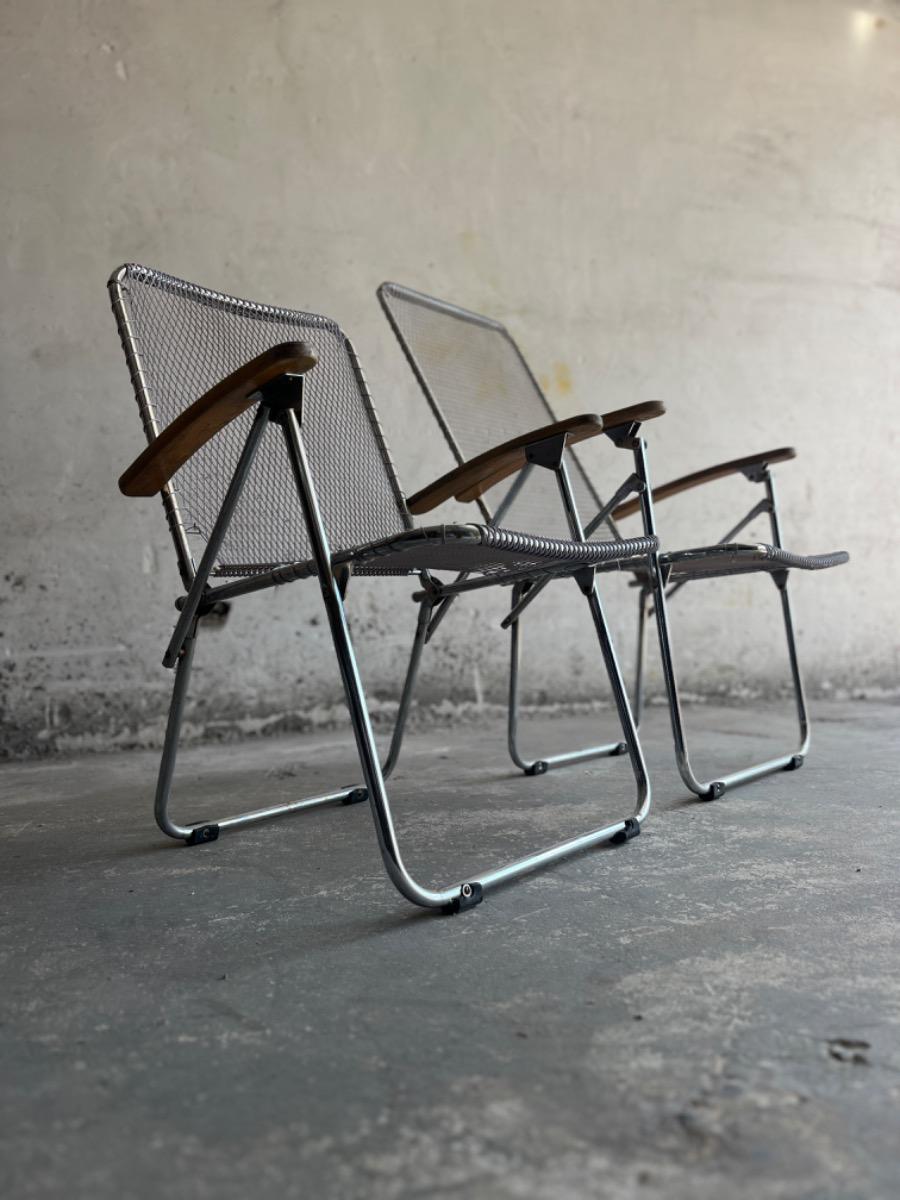 2 vintage aluminium wirefolding chairs