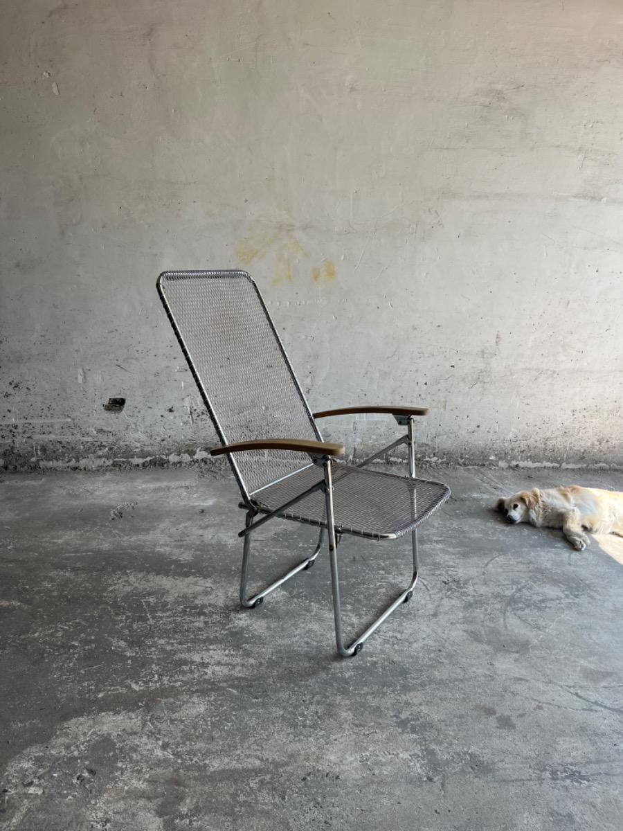 2 vintage aluminium wirefolding chairs