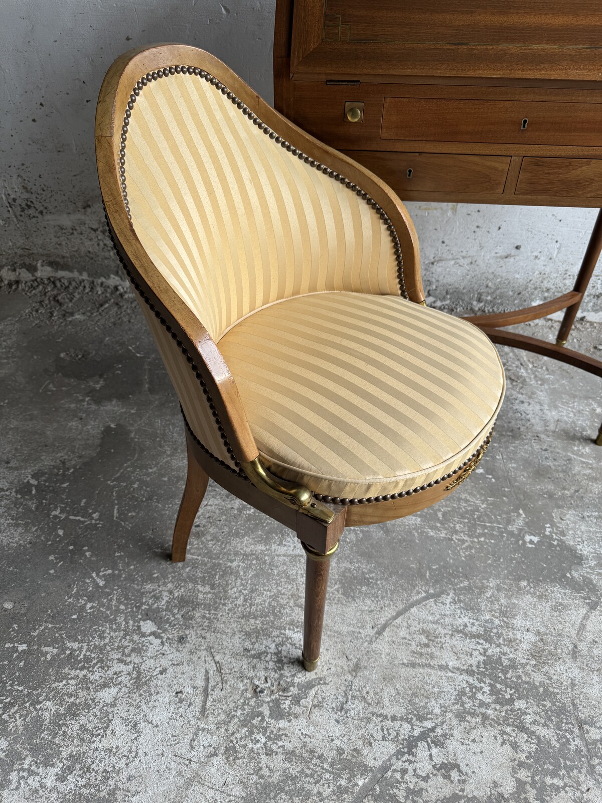 DeCoene Antique Writing Desk with Chair