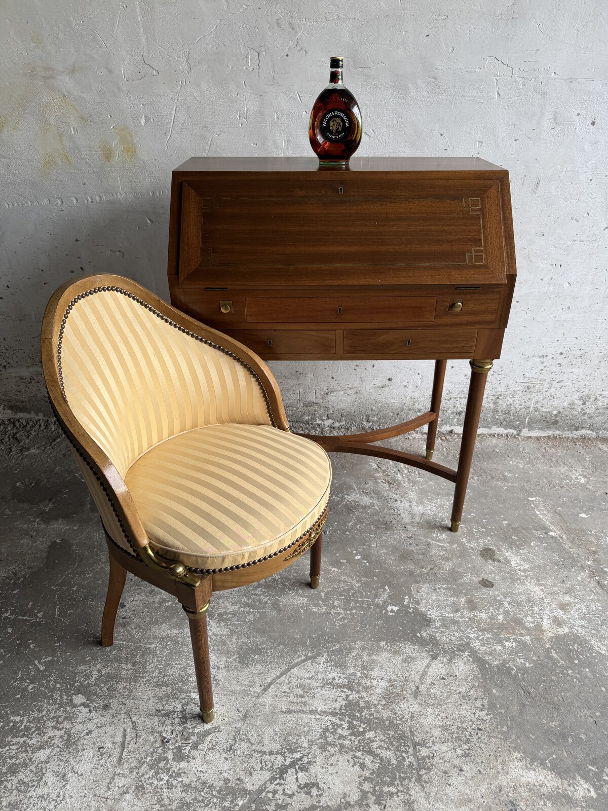 DeCoene Antique Writing Desk with Chair