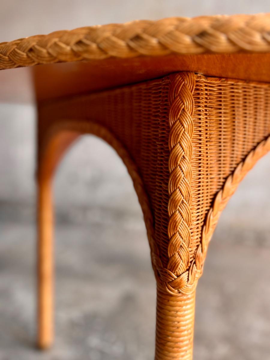 Lloyd loom rattan round table by Vincent Sheppard 